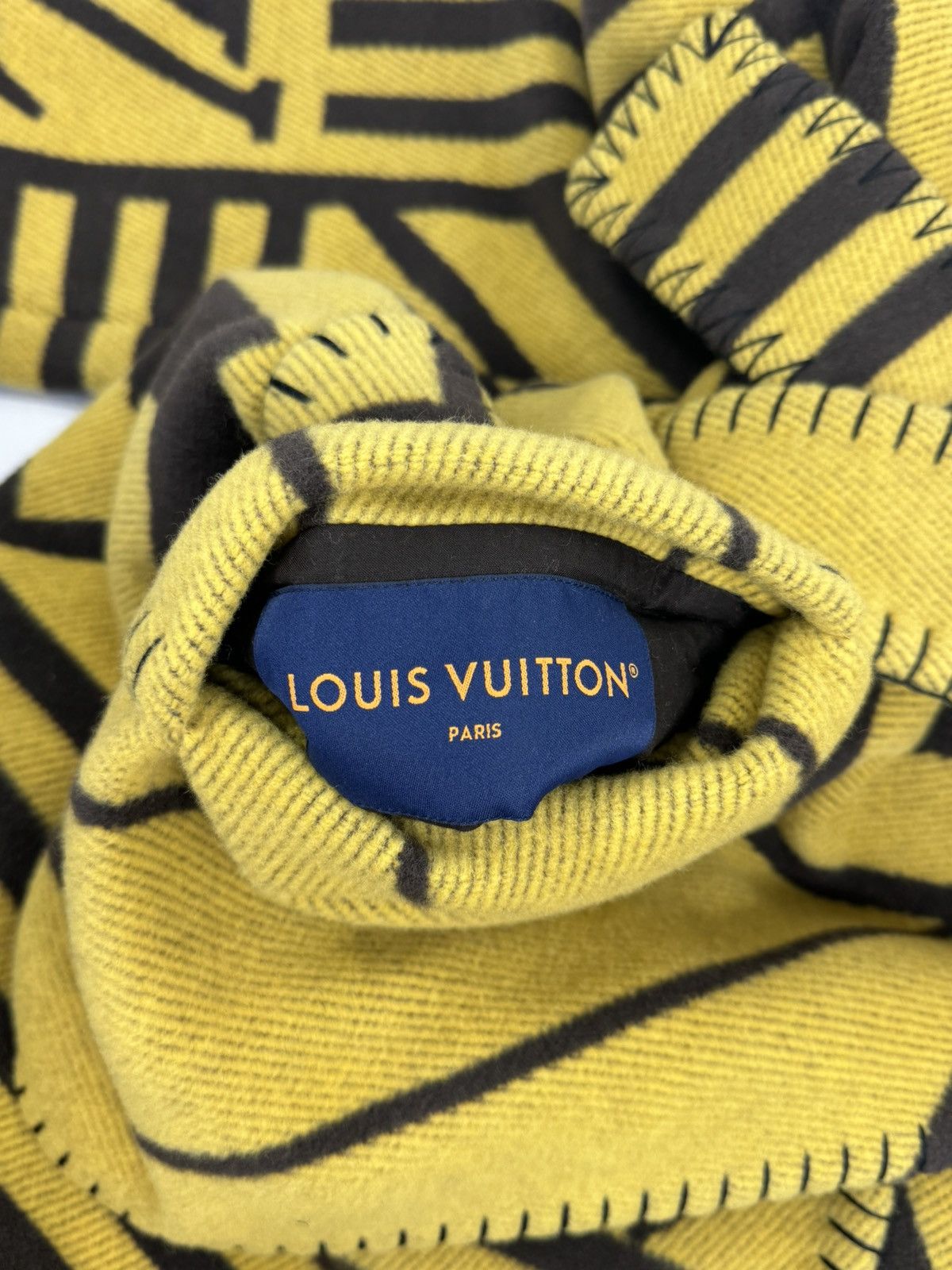 Louis Vuitton WOOL AND CASHMERE BLANKET COAT N- 1AFJXL (RARE) Size US XL / EU 56 / 4 - 7 Thumbnail