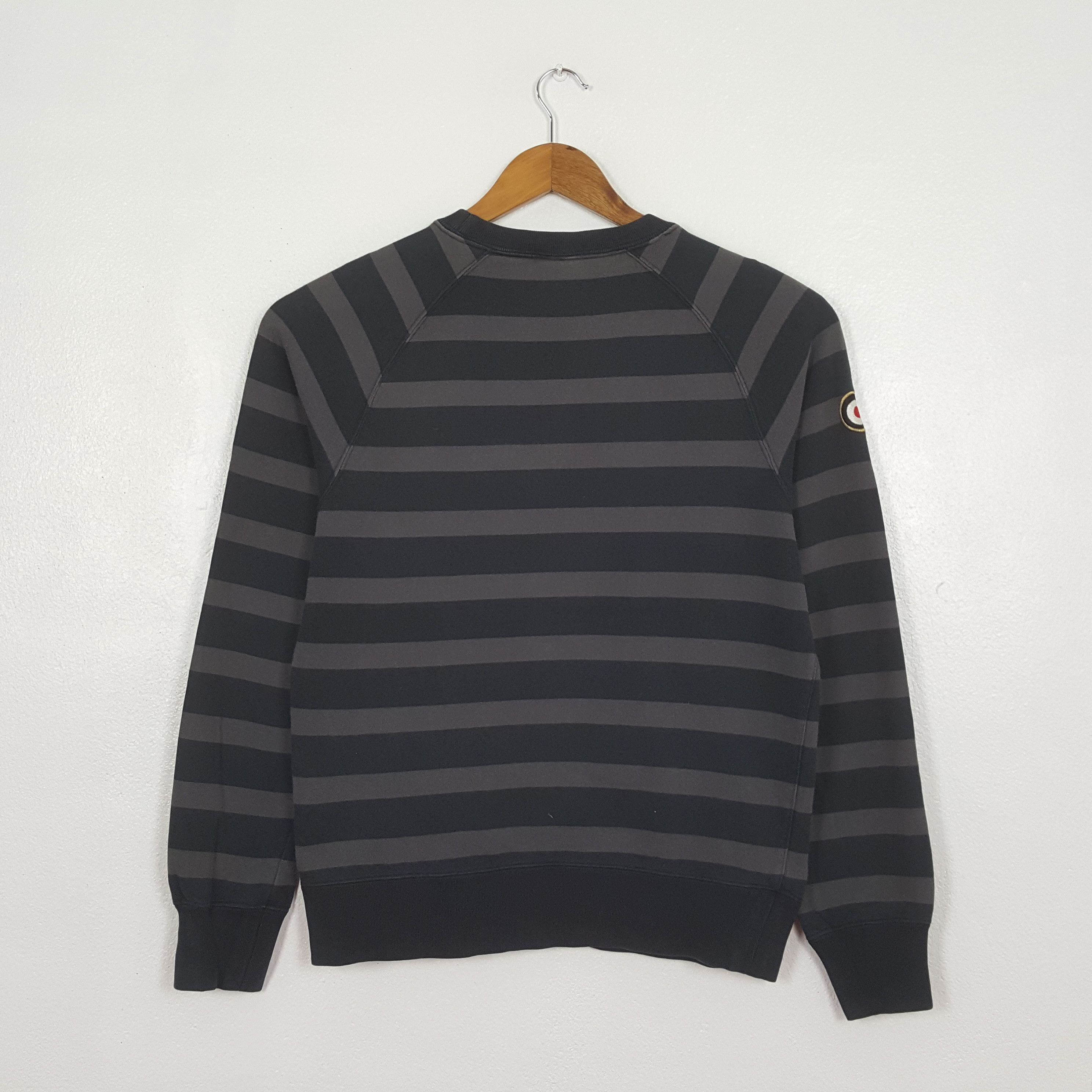 Nike Vintage Nike Sportswear Stripe Design Sweatshirt C323N9 Size US M / EU 48-50 / 2 - 3 Thumbnail