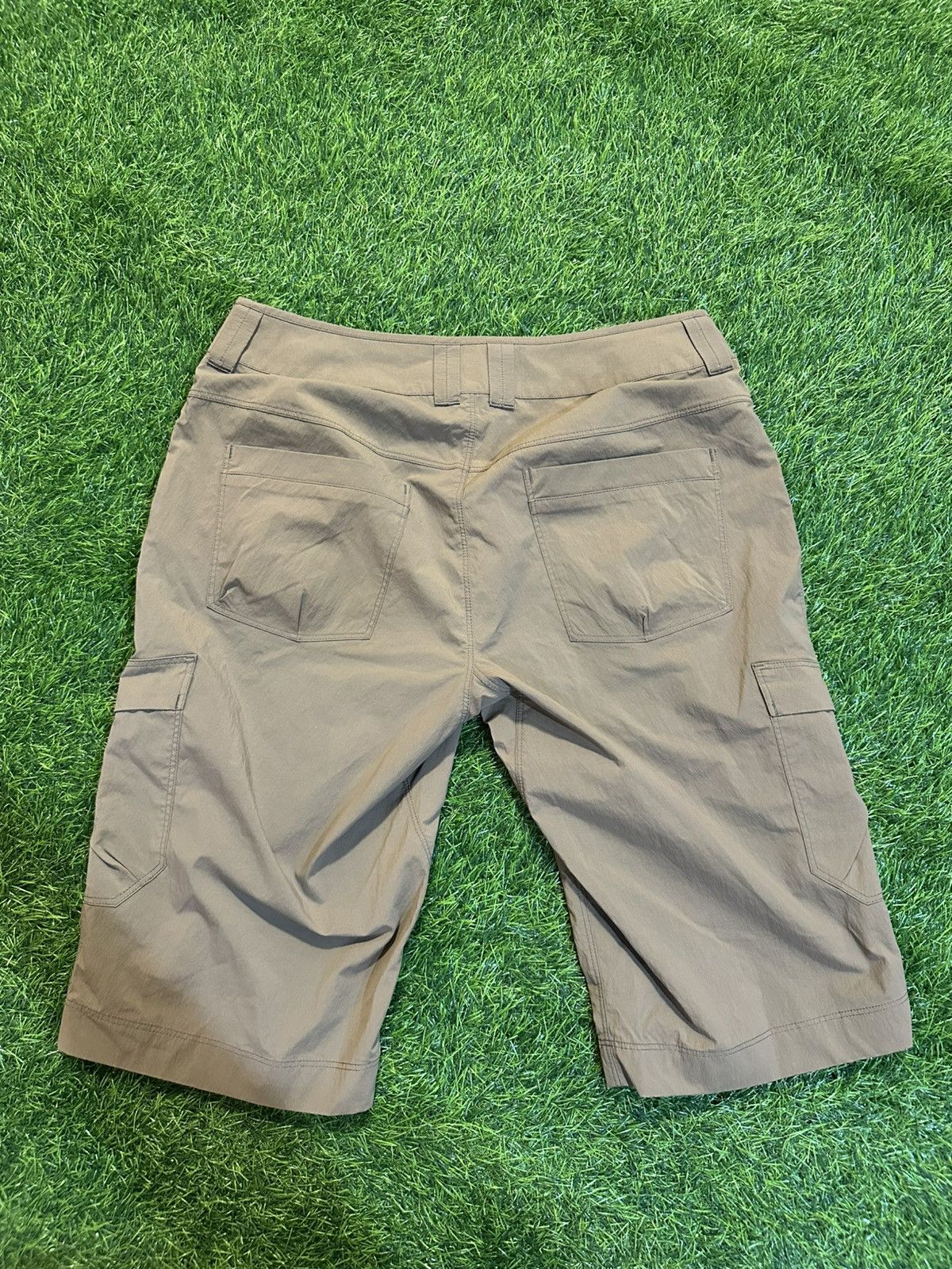 Arc'teryx Arcteryx Shorts Women Size 4 Size 27" / US 4 / IT 40 - 2 Thumbnail