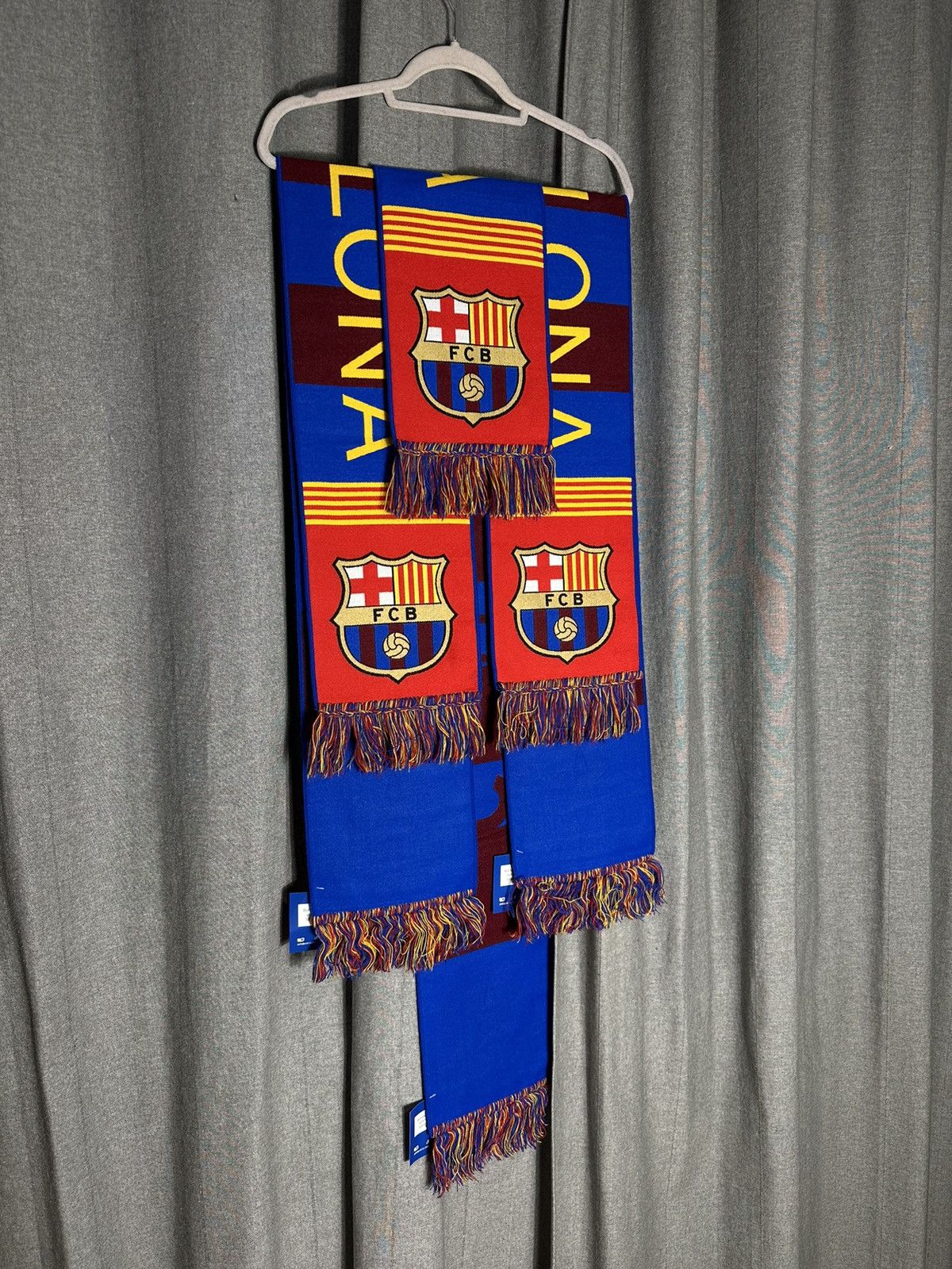 Vintage Vintage Antimadridista FC Barcelona Football scarf
