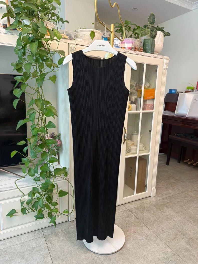 Issey Miyake size:2 Black basic dress