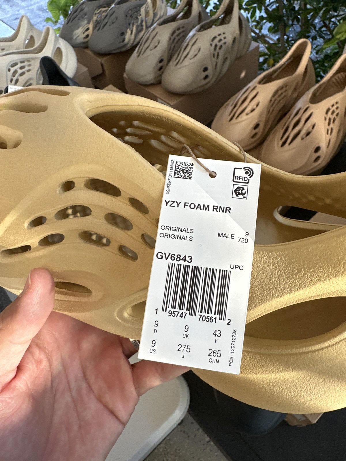 Adidas Sulfur YEEZY Foam Runner Size US 9 / EU 42 - 3 Thumbnail