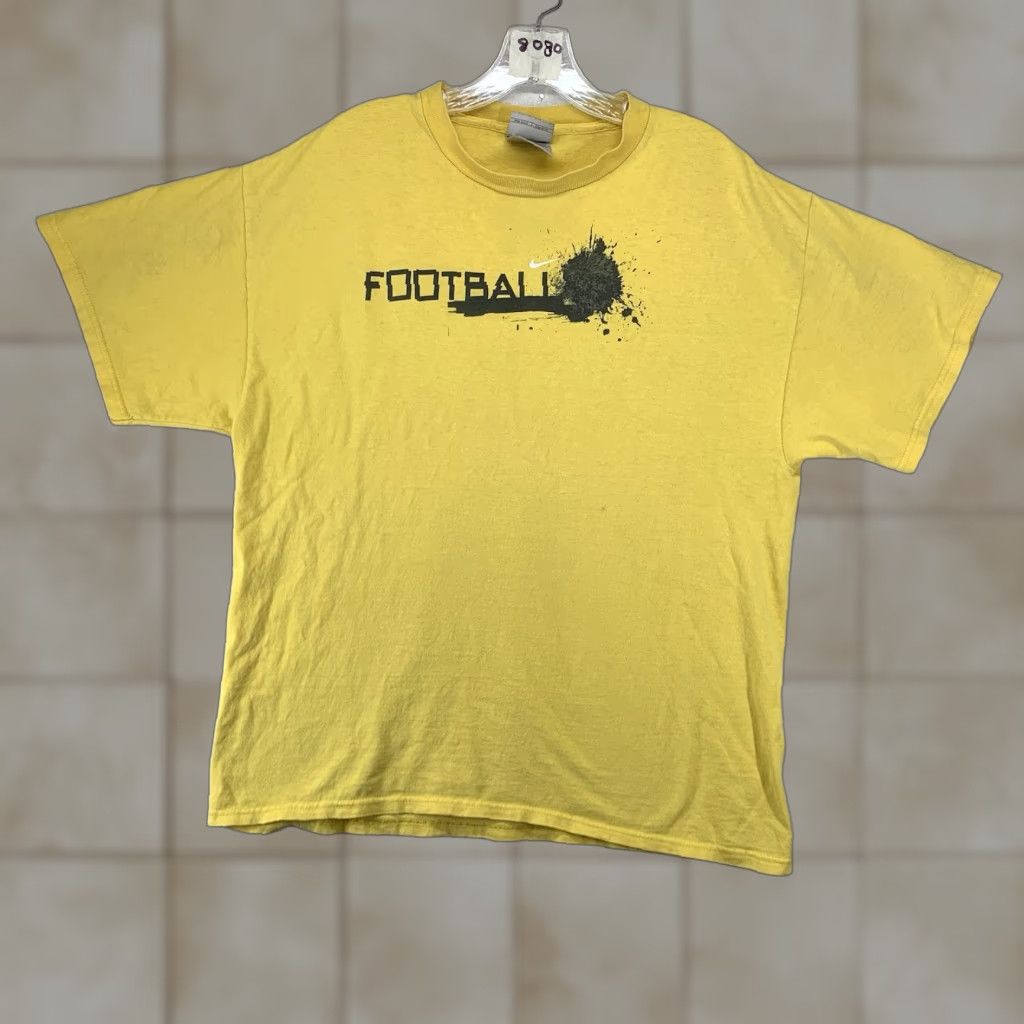 Nike VINTAGE Nike Football T-Shirt Men L Yellow Short Sleeve Crew Neck Graphic Print 2000s NCAA NFL Sports Size US L / EU 52-54 / 3 - 1 Thumbnail