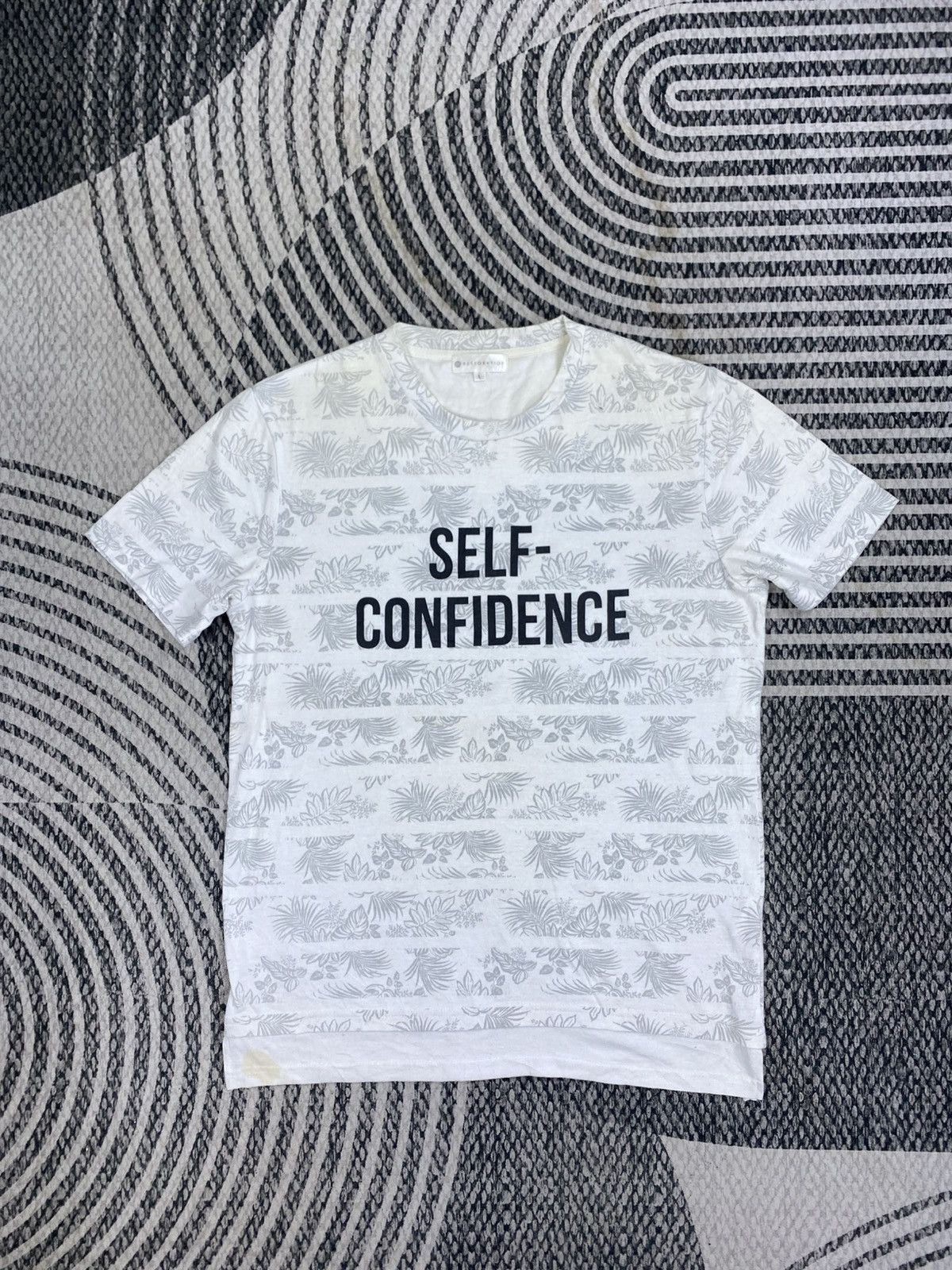 Restoration Vtg Restoration Leaf Pattern Crewneck Shortsleeve T-Shirt Size US L / EU 52-54 / 3 - 1 Thumbnail