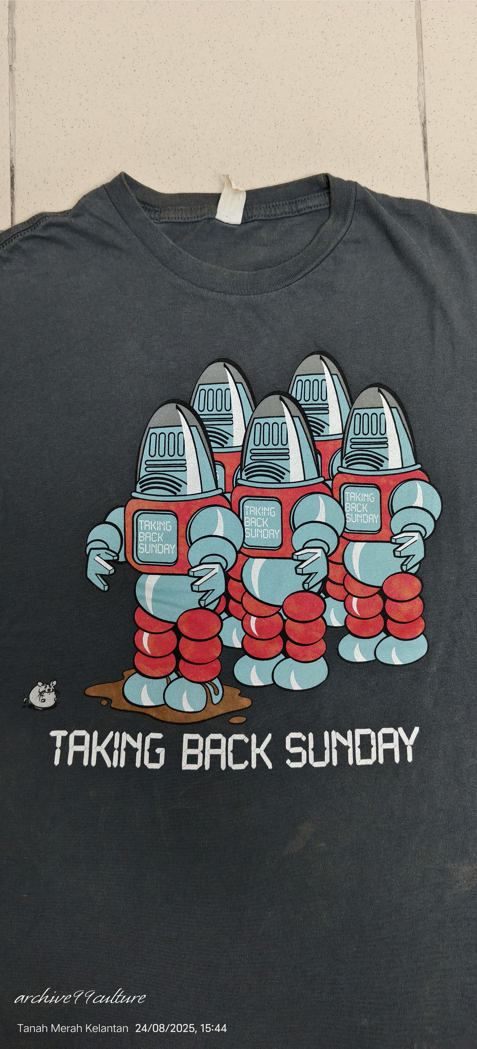 Band Tees Vintage Taking Back Sunday emo robot rock band tee Size US M / EU 48-50 / 2 - 4 Thumbnail