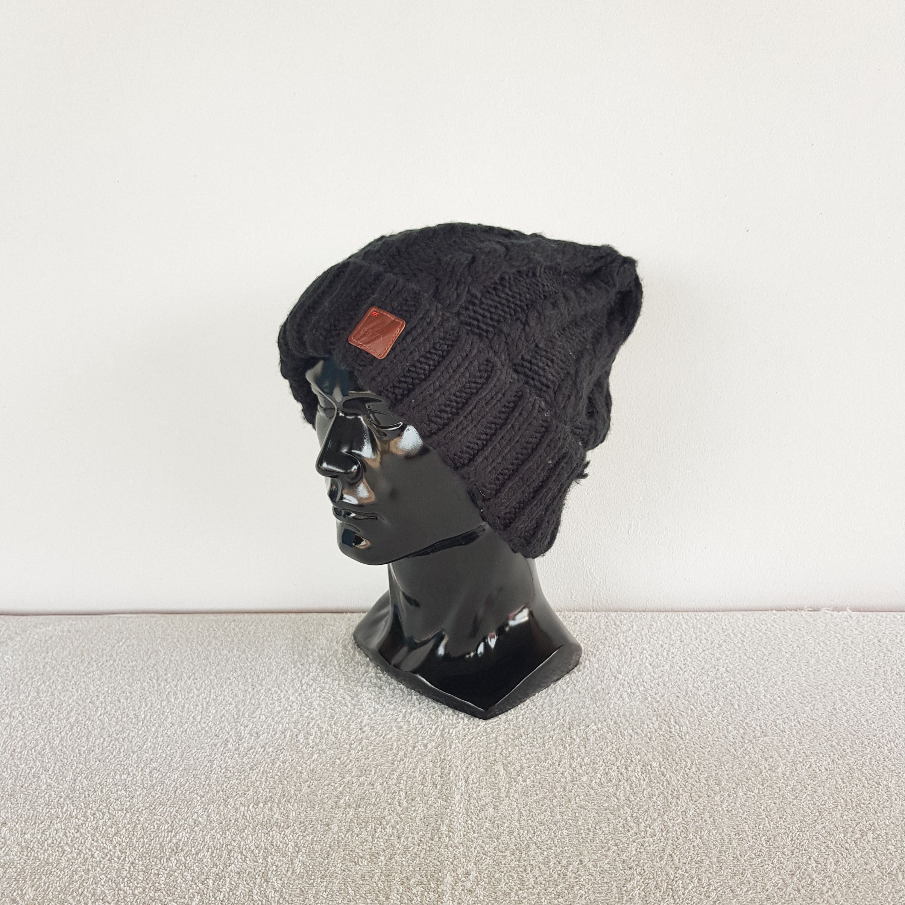 Japanese Brand Vintage Roxy Beanie Surfwear Knit Snow Caps Hats Size ONE SIZE - 1 Thumbnail