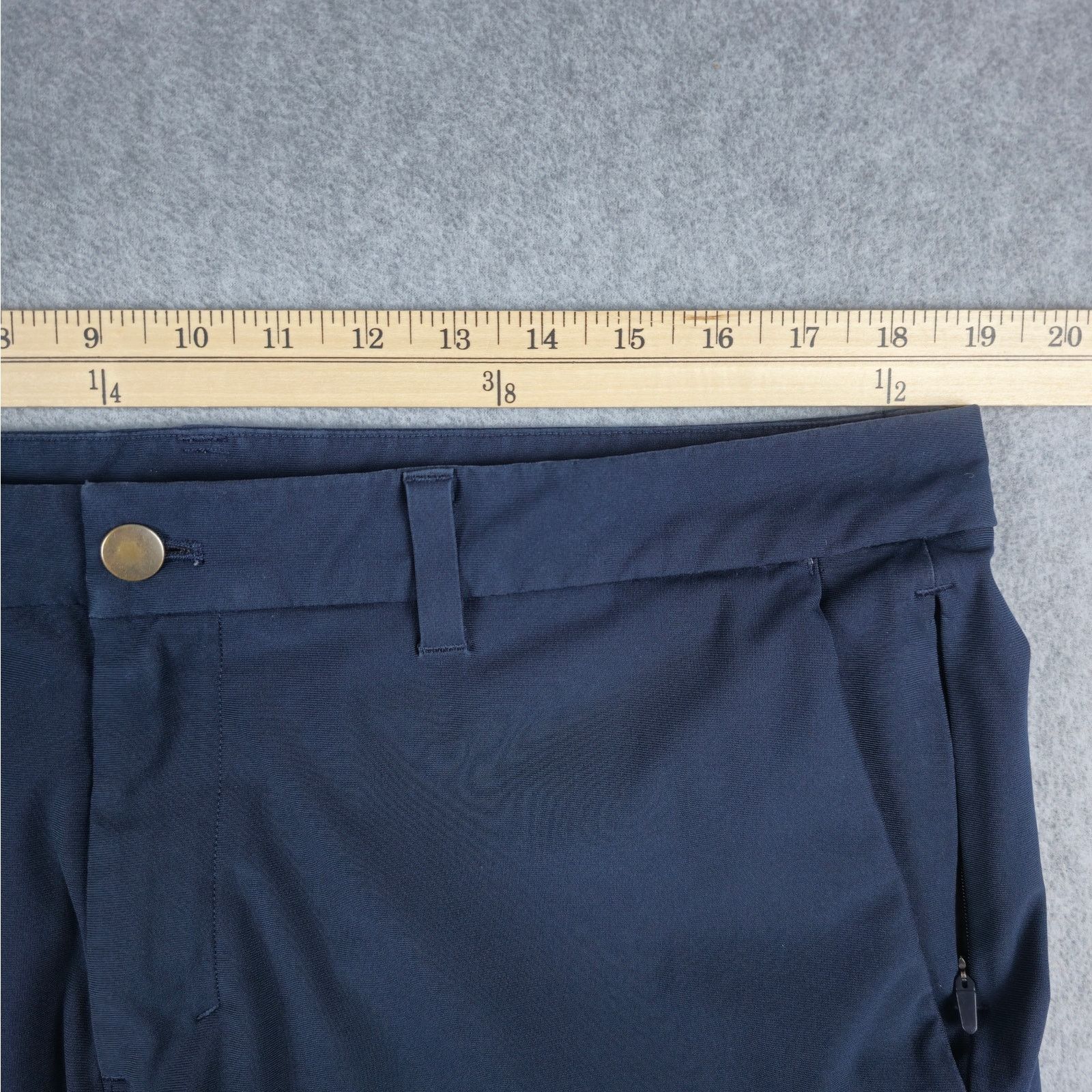Lululemon Lululemon 36 Navy Commission Short Relaxed Warpstreme M7A83S Size US 36 / EU 52 - 16 Thumbnail