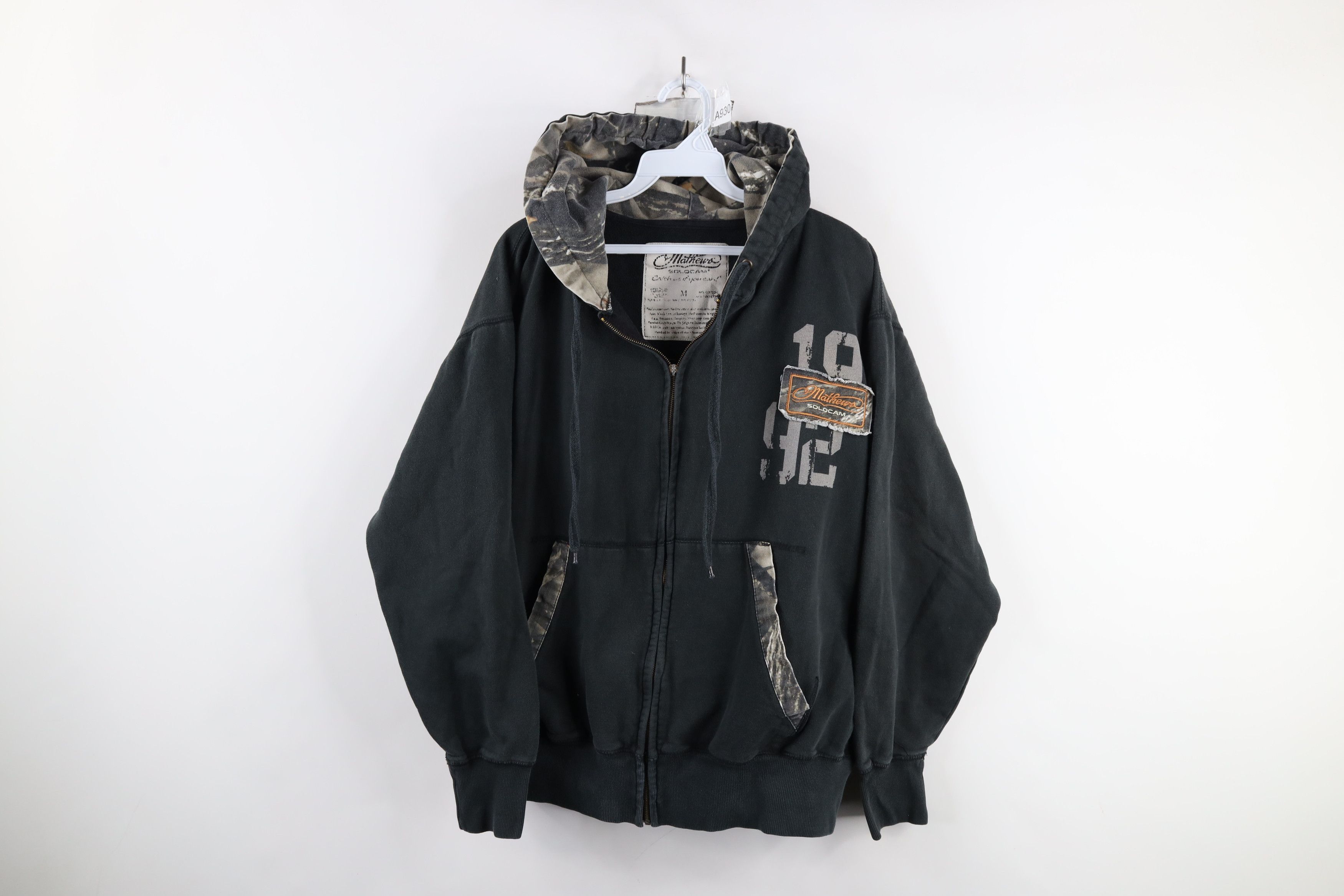 Vintage Vintage Y2K Mathews Solocam Spell Out Camouflage Hoodie Size US M / EU 48-50 / 2 - 1 Thumbnail