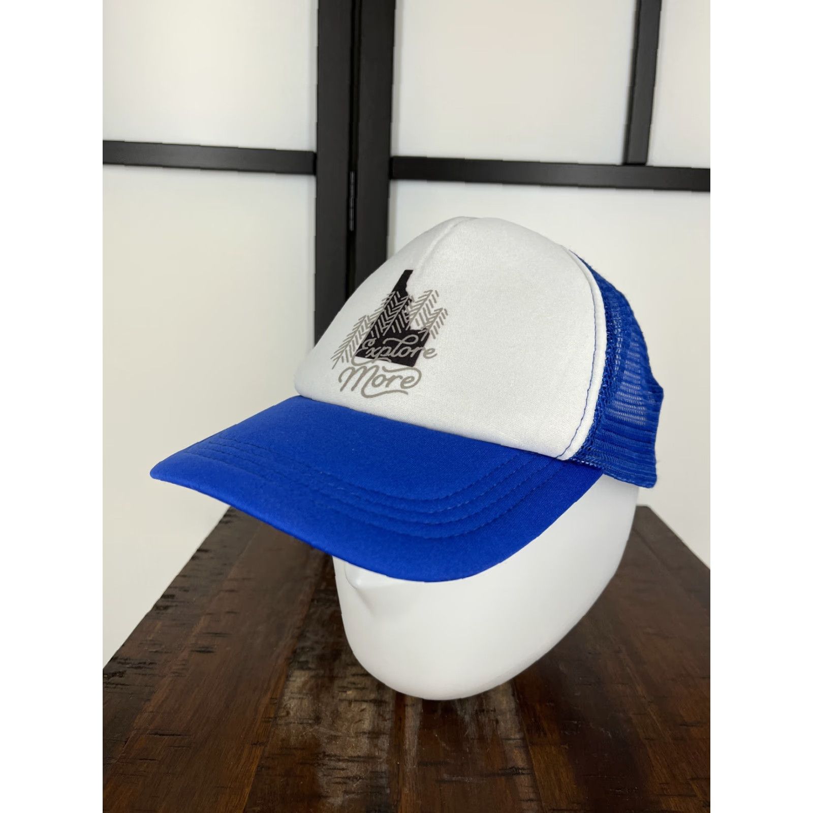 Vintage Snap Back Hat One Size Blue Trucker Polyester Outdoors Adult Size ONE SIZE - 4 Thumbnail