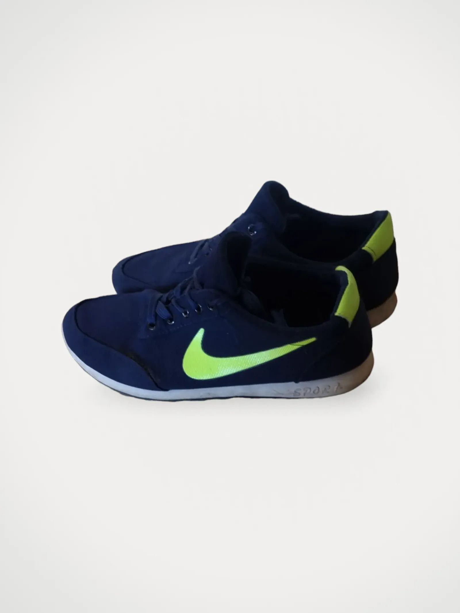 Nike Nike Shoes Size US 11 / EU 44 - 1 Thumbnail