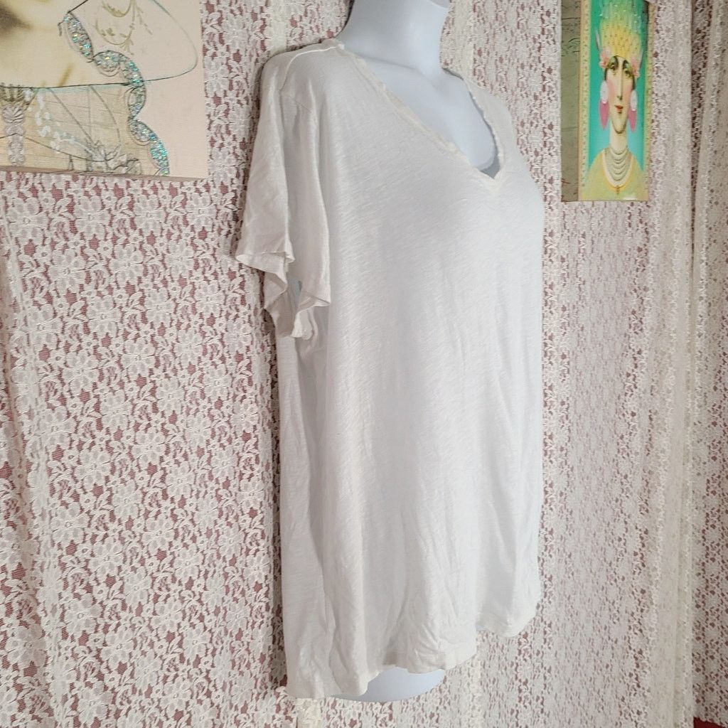 Eddie Bauer Eddie Bauer white v neck tshirt size 2xl Size XXL / US 16-18 / IT 52-54 - 2 Thumbnail