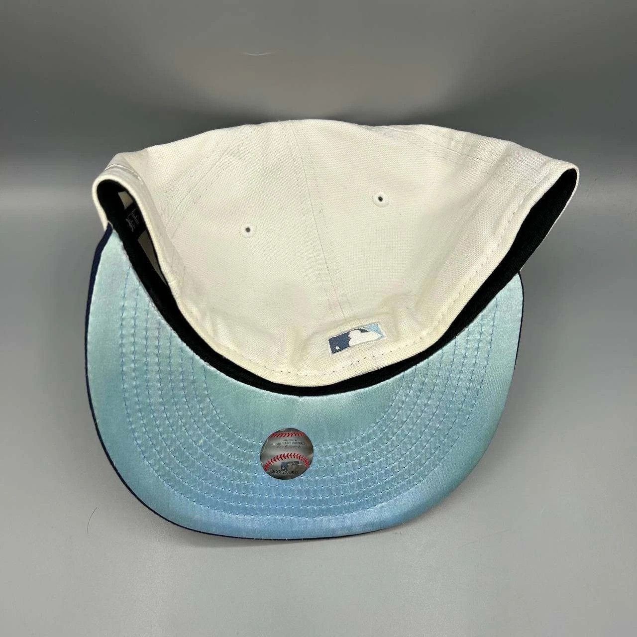 New Era Seattle Mariners Hat Men 7 1/2 White Blue MLB Fitted Cap Size ONE SIZE - 6 Thumbnail
