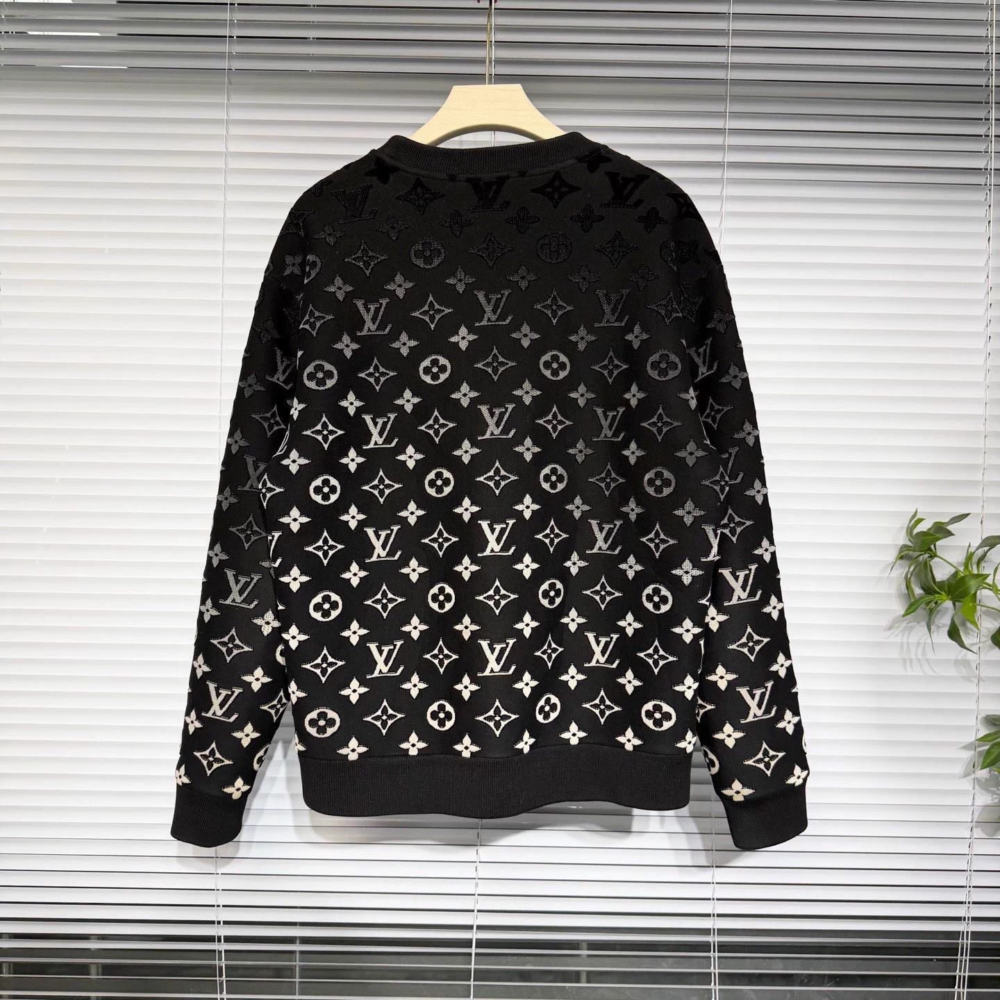 Louis Vuitton LV 24SS Gradient Monogram Allover Print Black Hoodie L Size US L / EU 52-54 / 3 - 2 Thumbnail