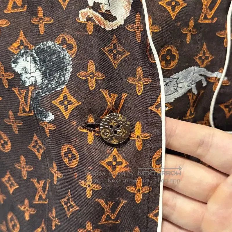 Louis Vuitton Louis Vuitton Silk Long Sleeve Shirt in Red. Size XL / US 12-14 / IT 48-50 - 6 Thumbnail