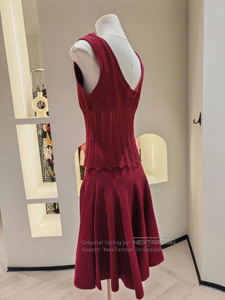 Alaia Alaia Burgundy Knit Fabric A-Line Skirt Full Set Dress Size XS / US 0-2 / IT 36-38 - 5 Thumbnail