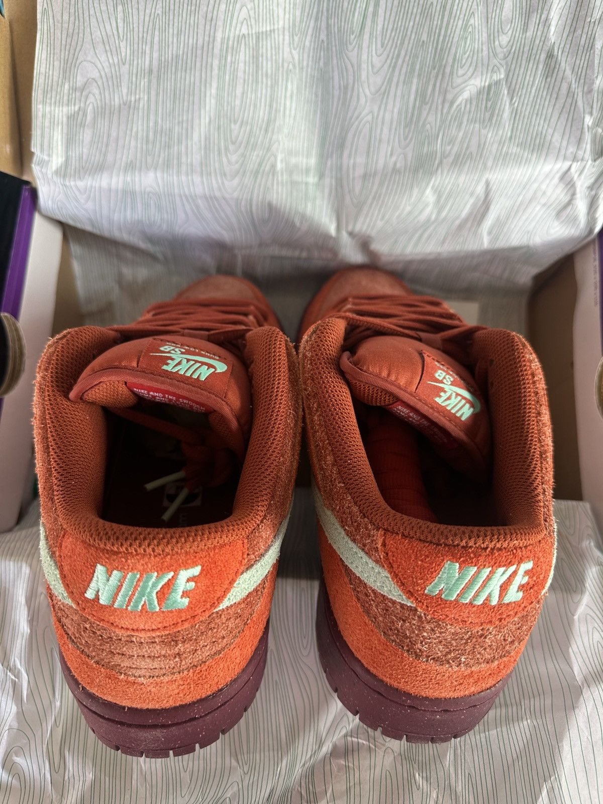 Nike SB Nike SB Dunk Low Pro PRM Mystic Red Rosewood Size US 9 / EU 42 - 4 Thumbnail