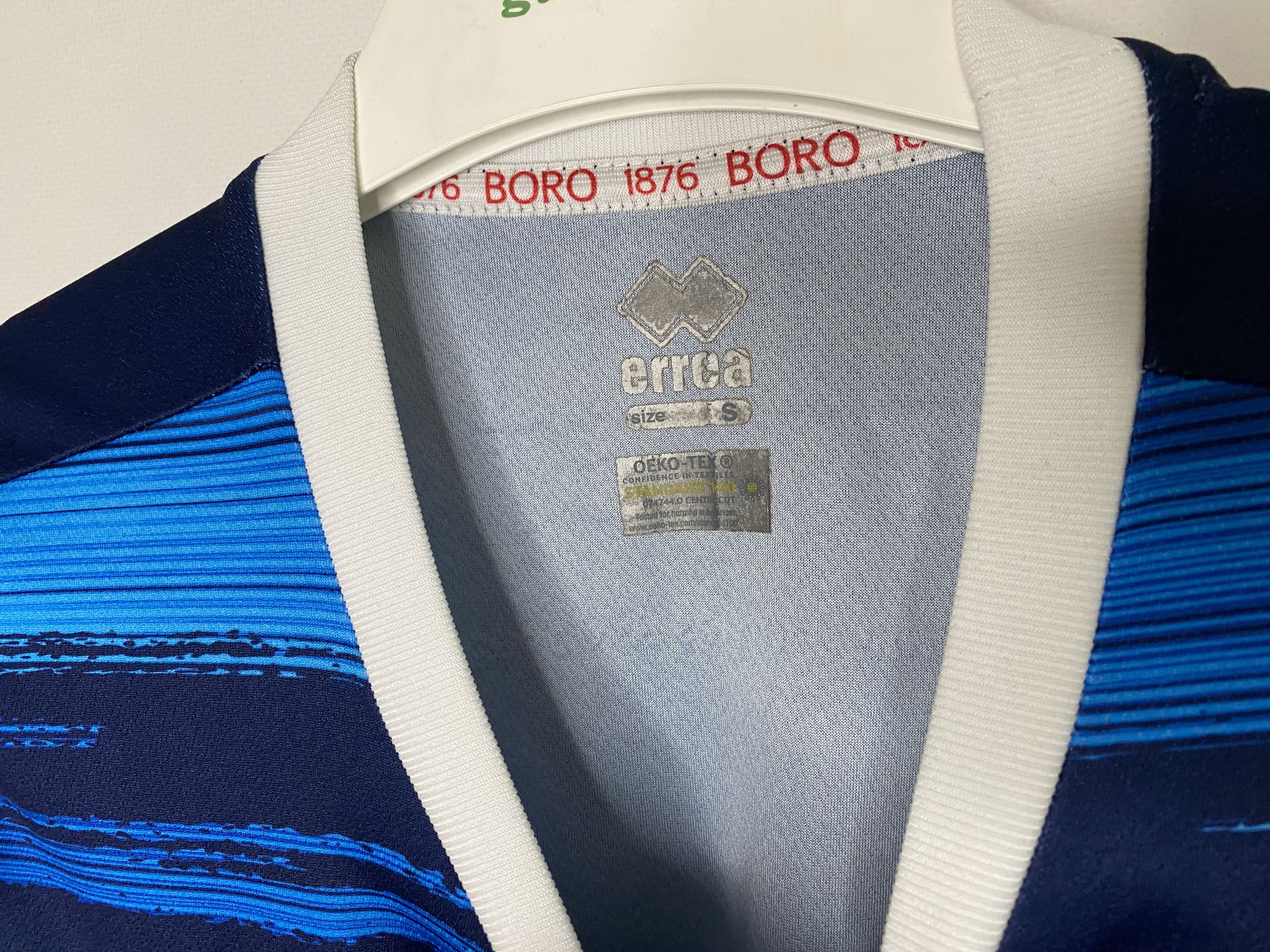 Errea MIDDLESBROUGH 2022 2023 AWAY FOOTBALL SHIRT SOCCER JERSEY Size US S / EU 44-46 / 1 - 6 Thumbnail