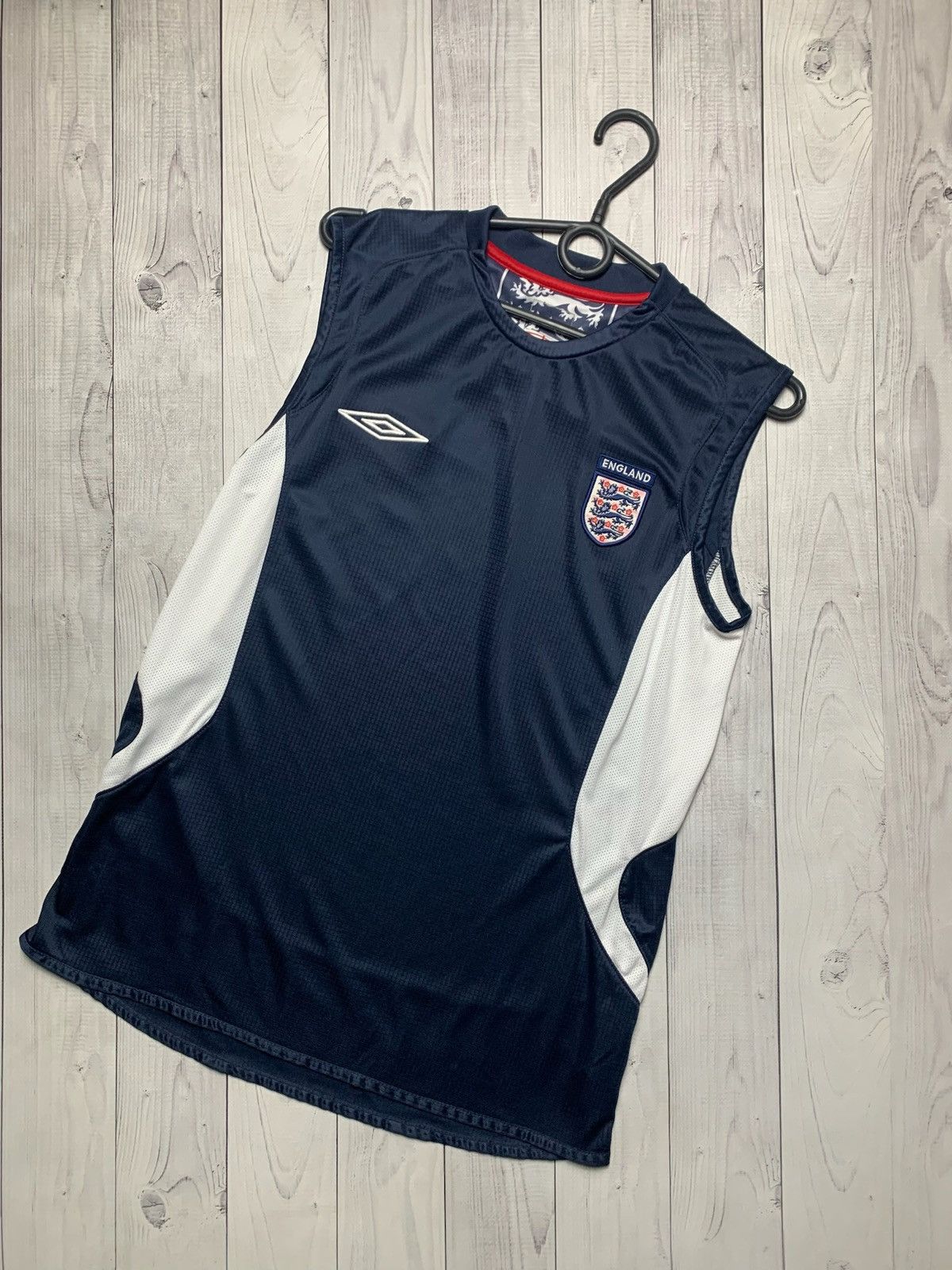 Umbro × Vintage Vintage Umbro England soccer jersey size M logo Size US M / EU 48-50 / 2 - 1 Thumbnail