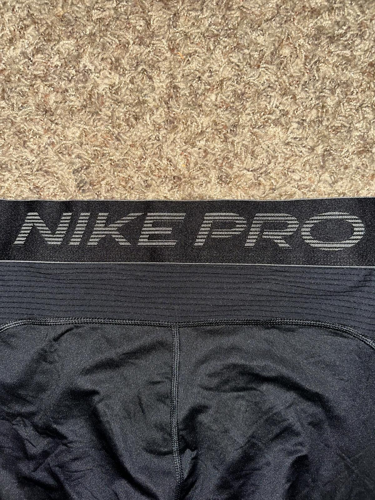 Nike Nike Pro AeroAdapt 3/4 Black Leggings Size US 32 / EU 48 - 4 Thumbnail