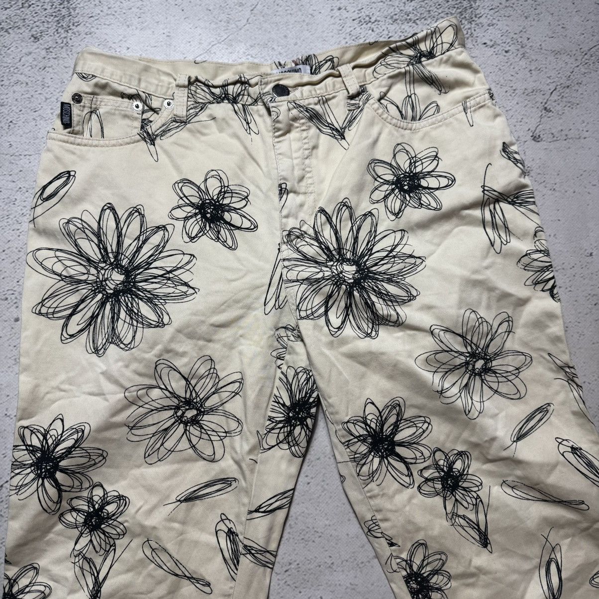 Moschino y2k luxury moschino pants with abstract flowers print Size 30" / US 8 / IT 44 - 5 Thumbnail