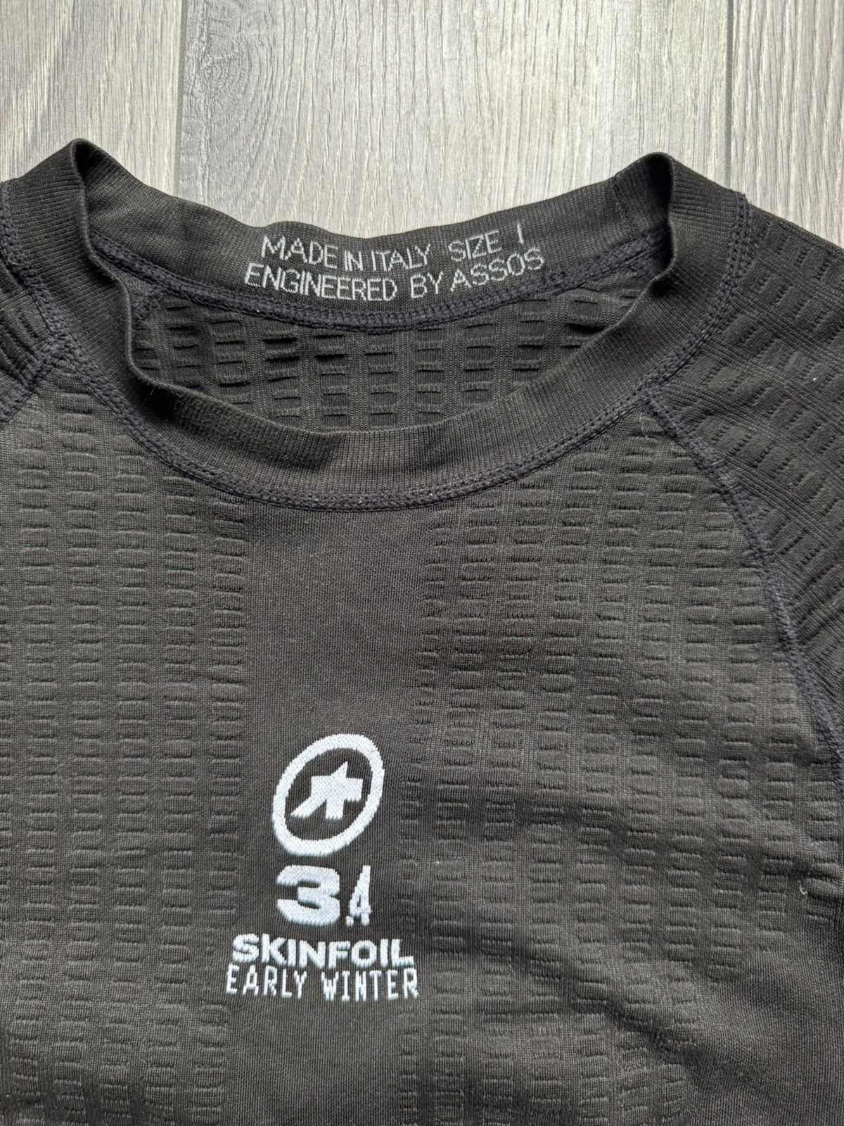 Other ASSOS Skinfoil Early Winter LS Base Layer, Black Series M-L Size US M / EU 48-50 / 2 - 6 Thumbnail