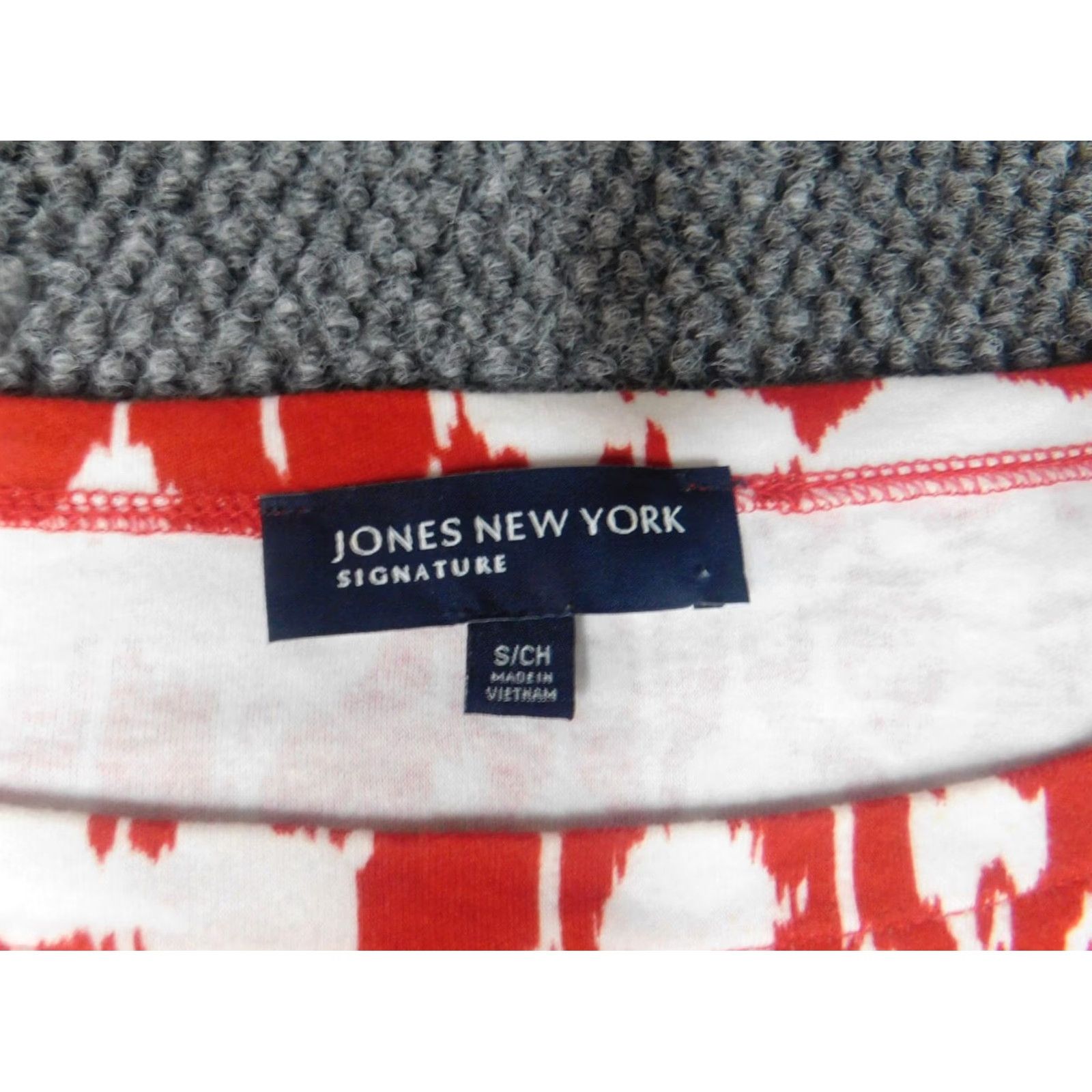 Jones New York Jones New York Blouse Shirt Womens S Red Geometric Classic Cotton Stretch Crew Neck Pullover Cap Sleeve Vintage No Size S / US 4 / IT 40 - 6 Thumbnail