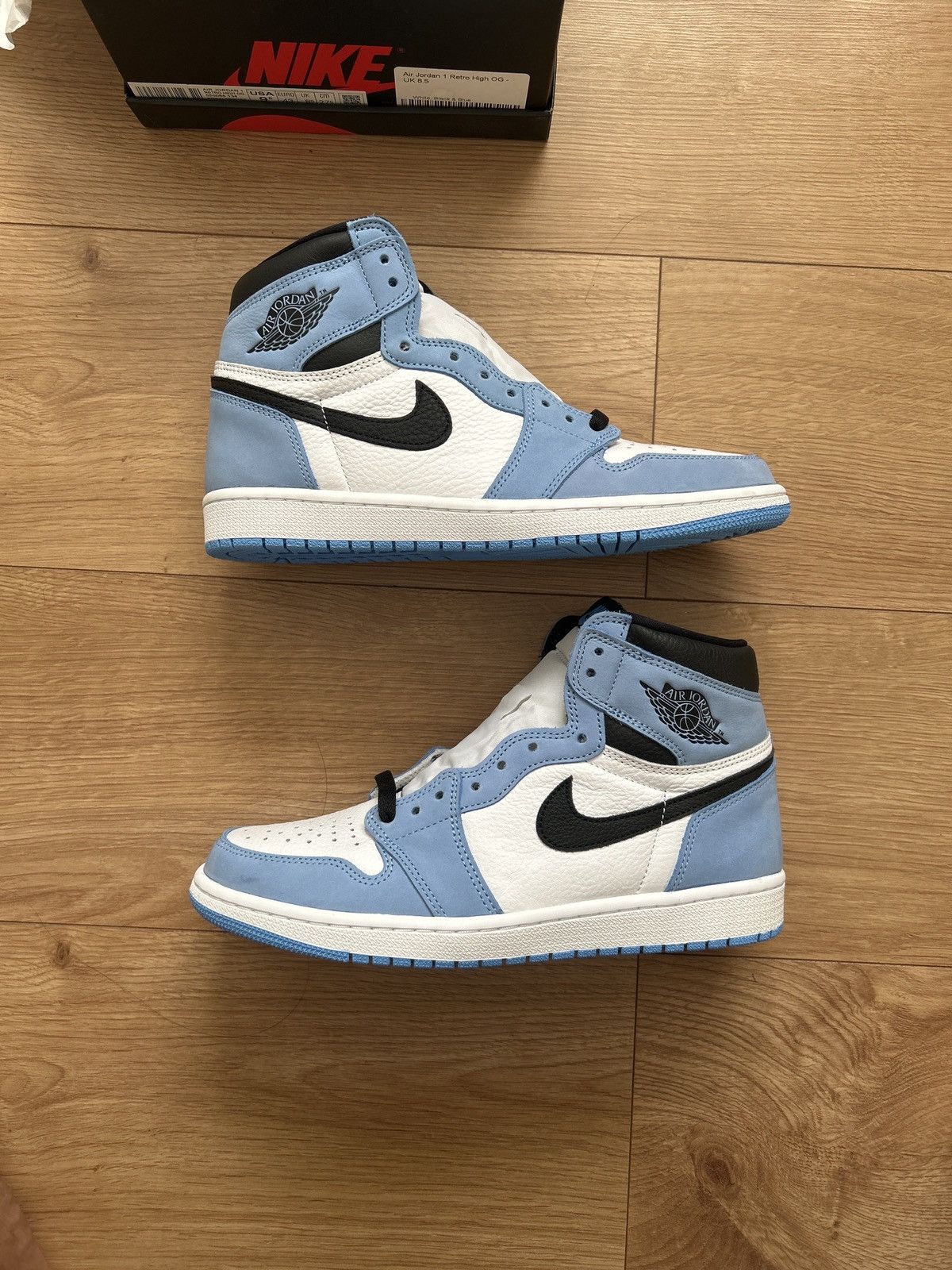 Jordan Brand Air Jordan 1 Retro High OG “University Blue” 2021 Size US 9.5 / EU 42-43 - 3 Thumbnail