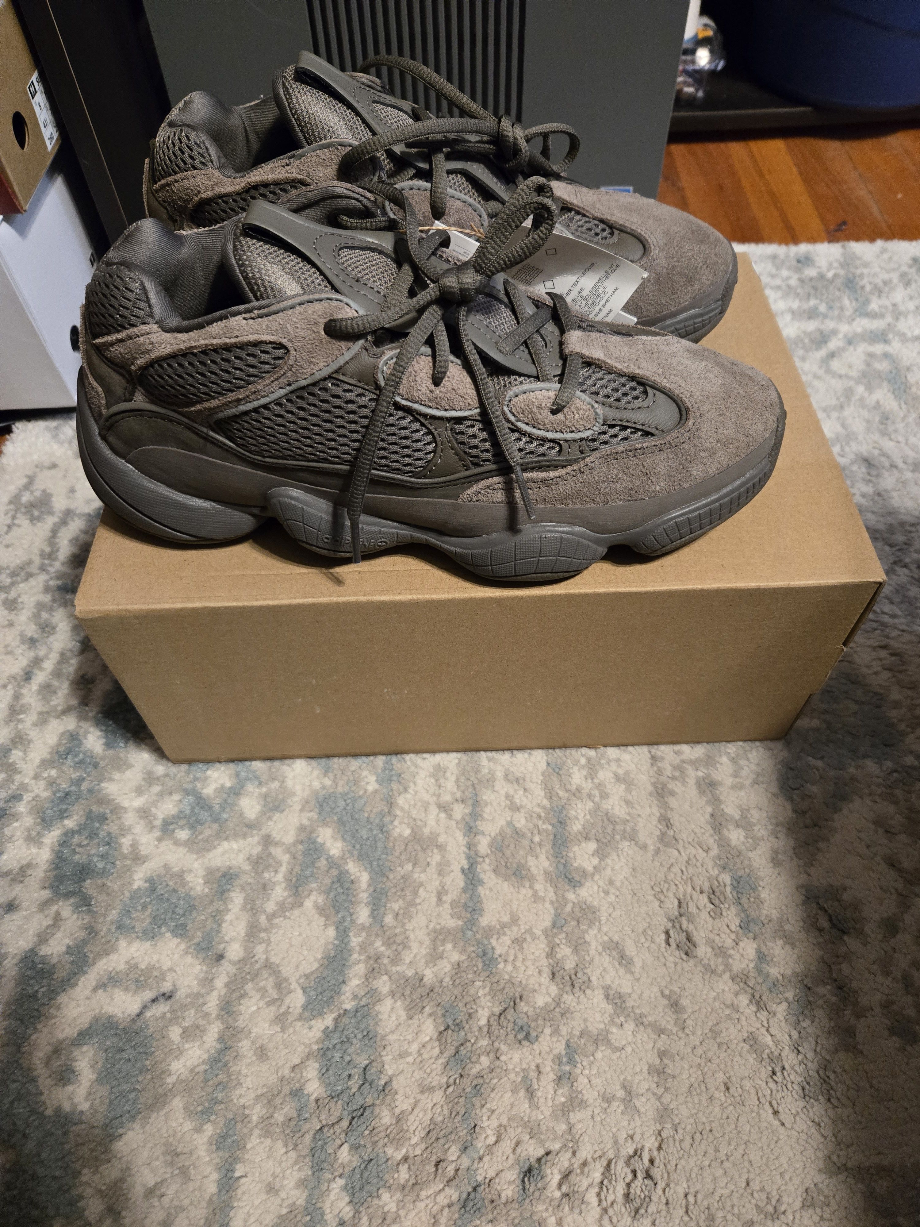 Adidas Adidas Yeezy 500 Brown Clay Size US 8 / EU 41 - 2 Thumbnail