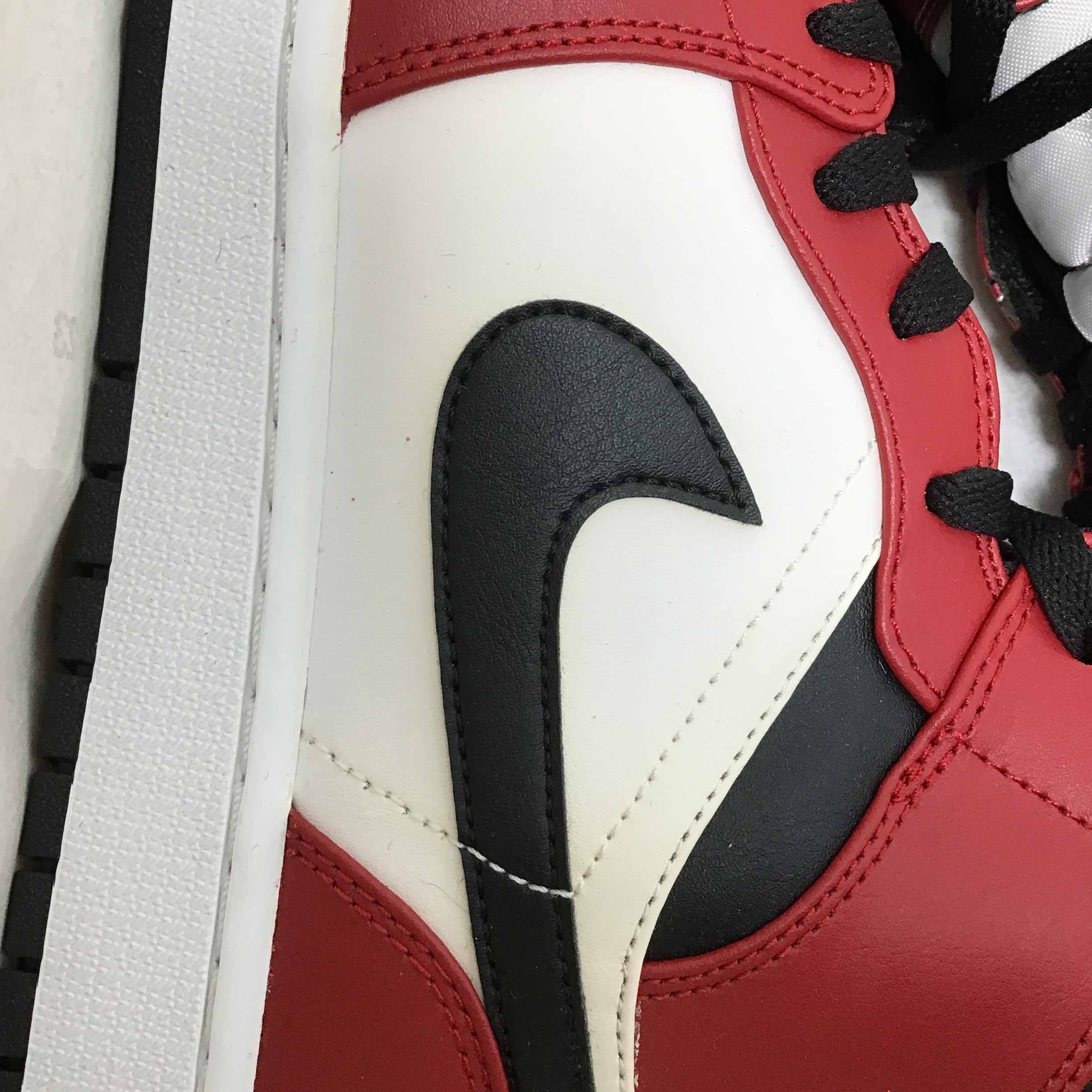Air Jordan Mid Chicago Black Toe