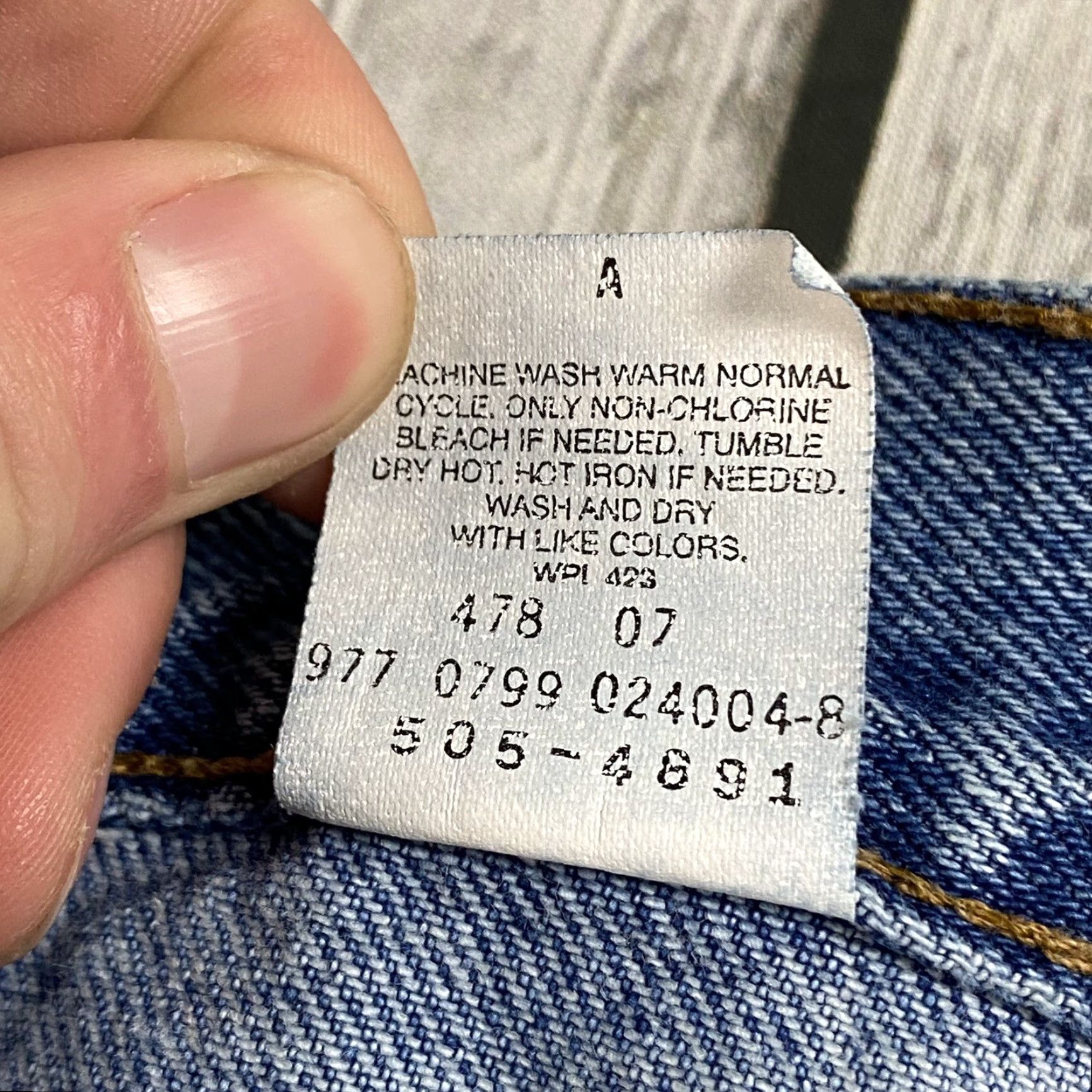 Levi's VINTAGE Levi's 505 Regular Fit Denim Jeans 36x30 Light Wash Straight Leg Blue USA Mens Size US 36 / EU 52 - 5 Thumbnail