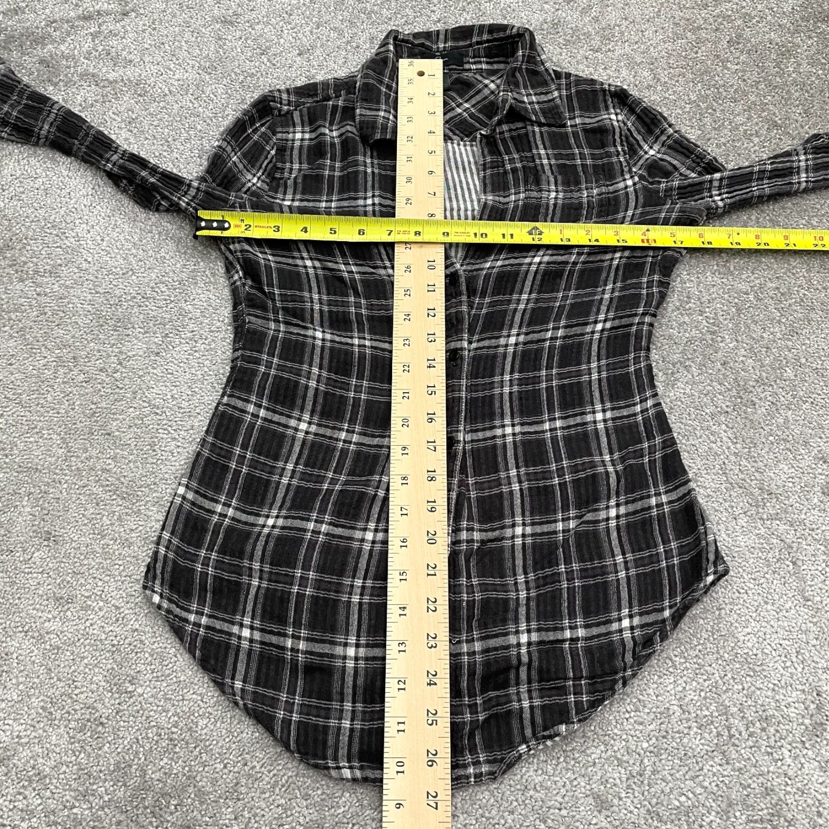 Bloomingdale's Aqua by Bloomingdale's Shirt Women Adult Small Black Flannel Cotton Plaid Button-Up Womens Size S / US 4 / IT 40 - 6 Thumbnail