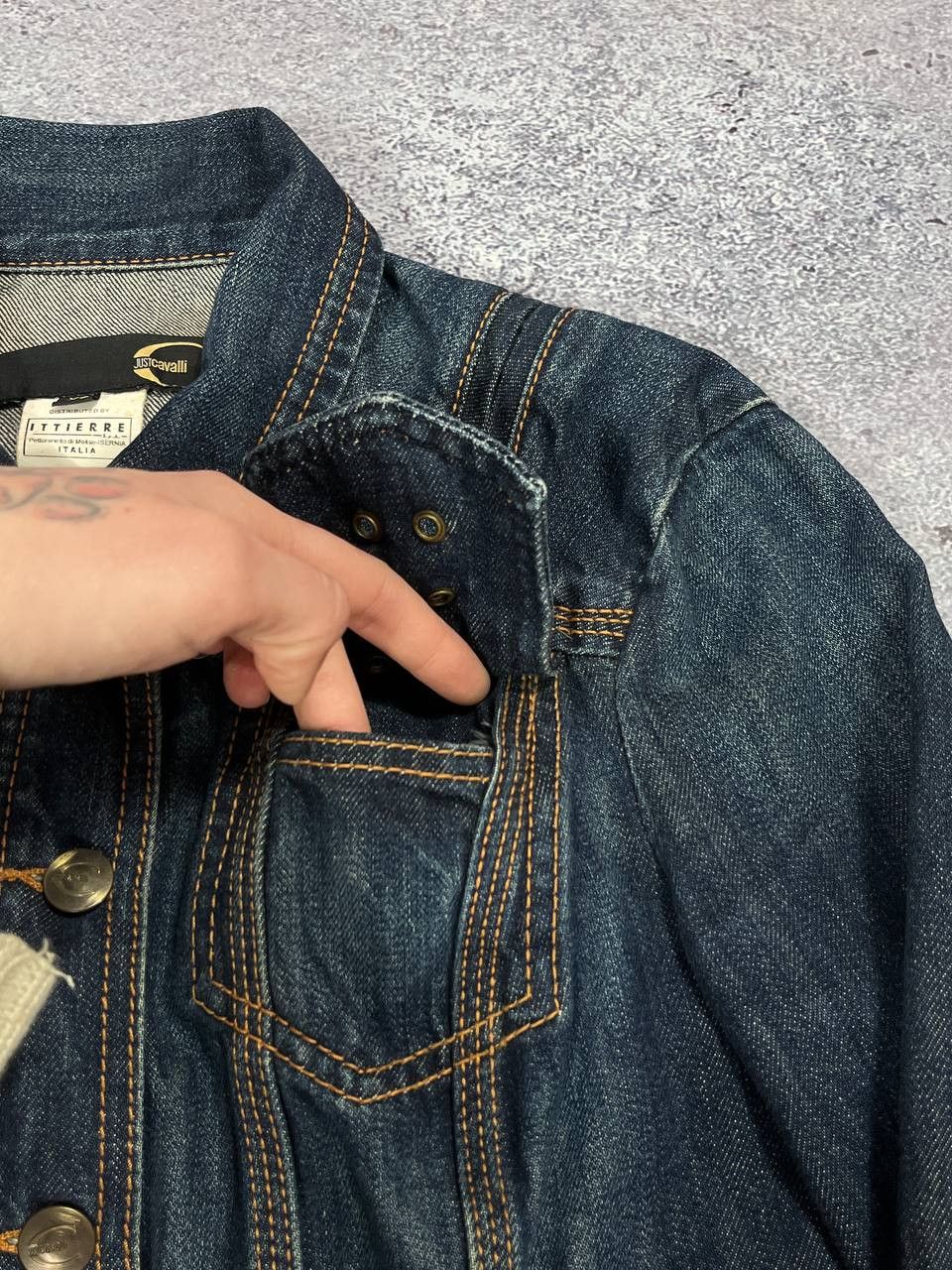 Roberto Cavalli Roberto Just Cavalli Vintage Blue Denim Jean Jacket size XS Size XS / US 0-2 / IT 36-38 - 8 Thumbnail