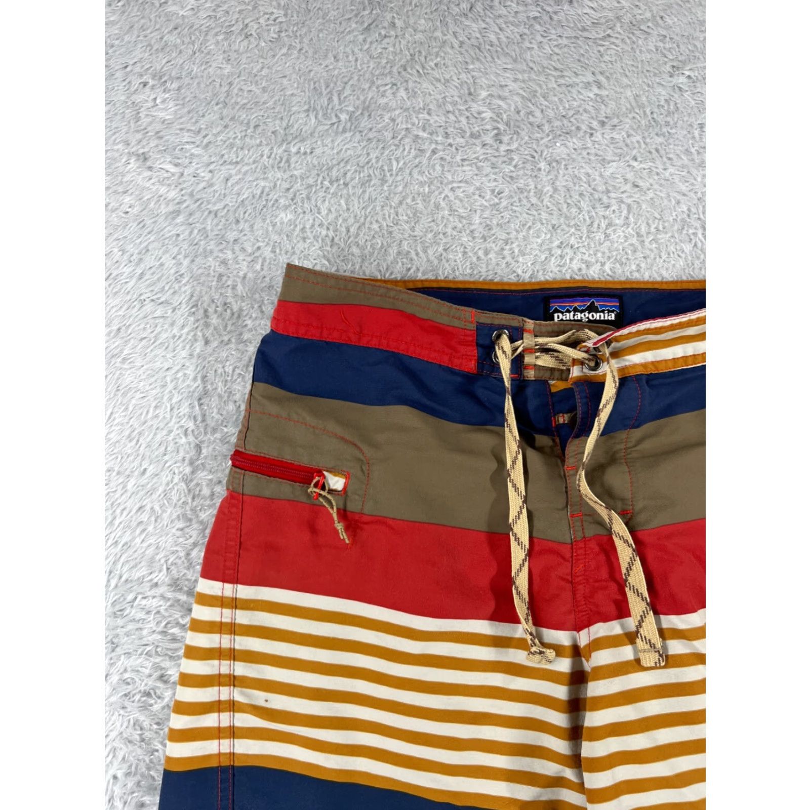 Patagonia Patagonia Board Shorts Mens 31 Blue Red Beige Wavefarer 21" Beach Swim Trunks Pockets | Men's Bottoms Surfing Recreational - Blue Size US 31 - 4 Thumbnail
