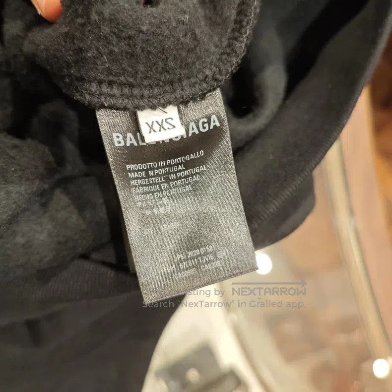 Balenciaga Balenciaga Hooded Sweatshirt - Black in Seven Languages Size US XXS / EU 40 - 4 Thumbnail