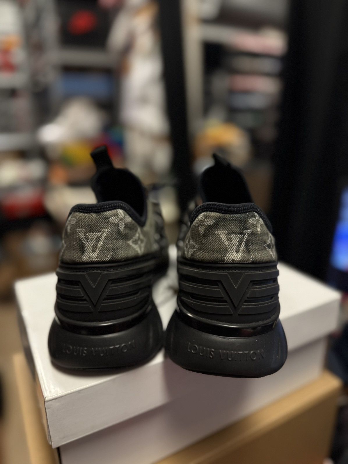 Louis Vuitton Louis Vuitton Fastlane Runner Sneaker 8LV/9US Clean 🧼🔥 Size US 9 / EU 42 - 5 Thumbnail