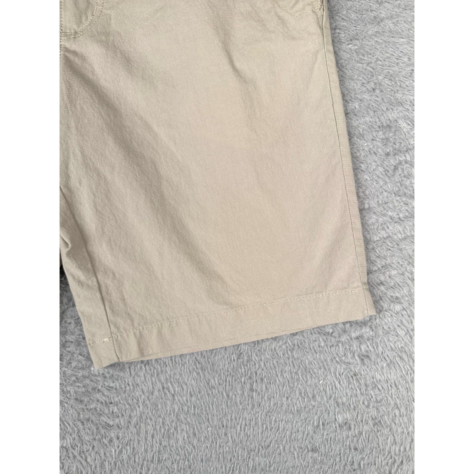 Vintage Columbia Shorts Men 30 Beige Chino Polyester Blend Stretch Active Fit Hike 30x10 | Mens Shorts | Casual Beige Polyester Blend Stretch | 30x10" Size US 30 / EU 46 - 2 Thumbnail