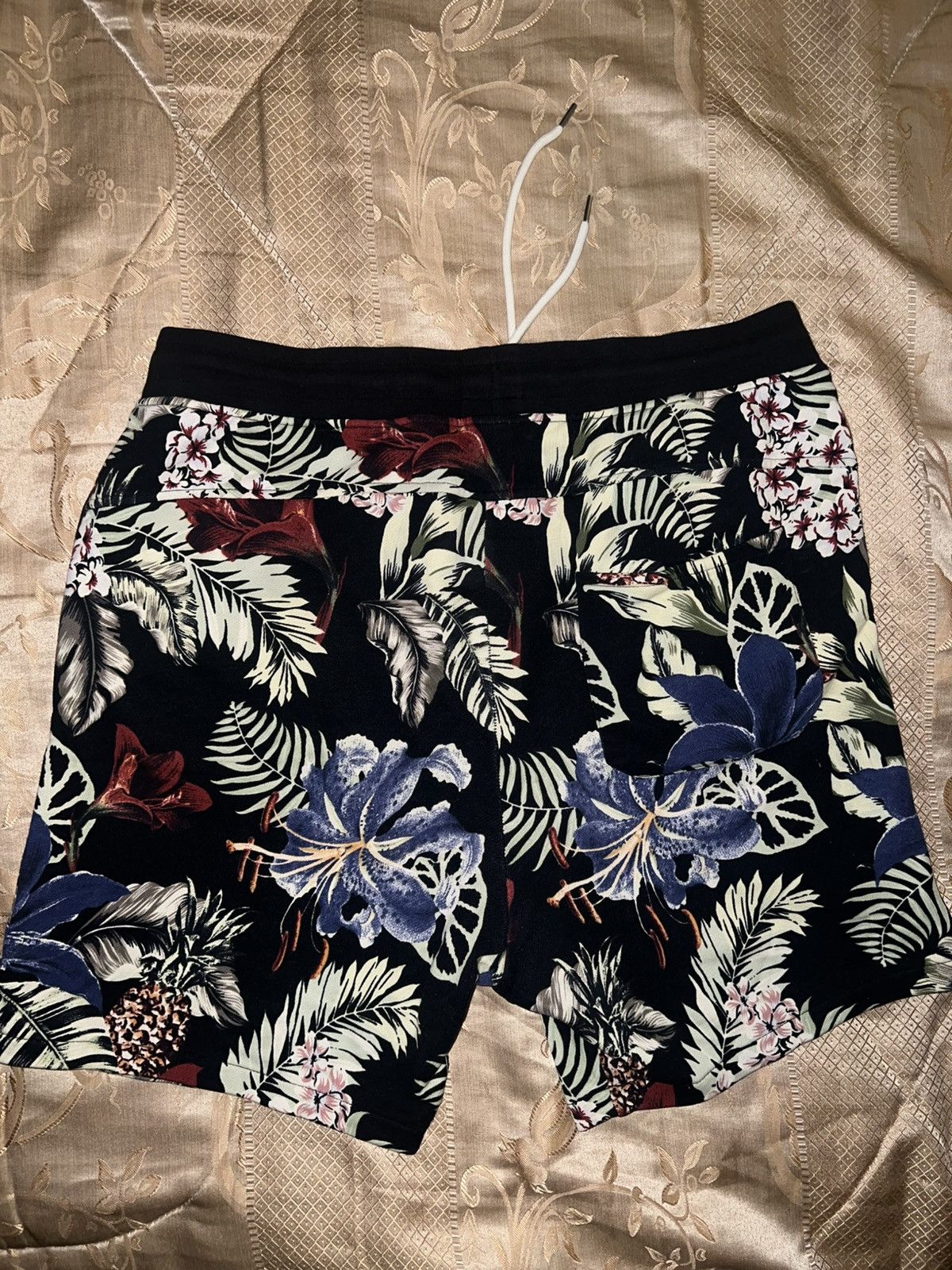H&M SIZE XL H&M Floral Mens Shorts Size US 44 / EU 60 - 2 Thumbnail