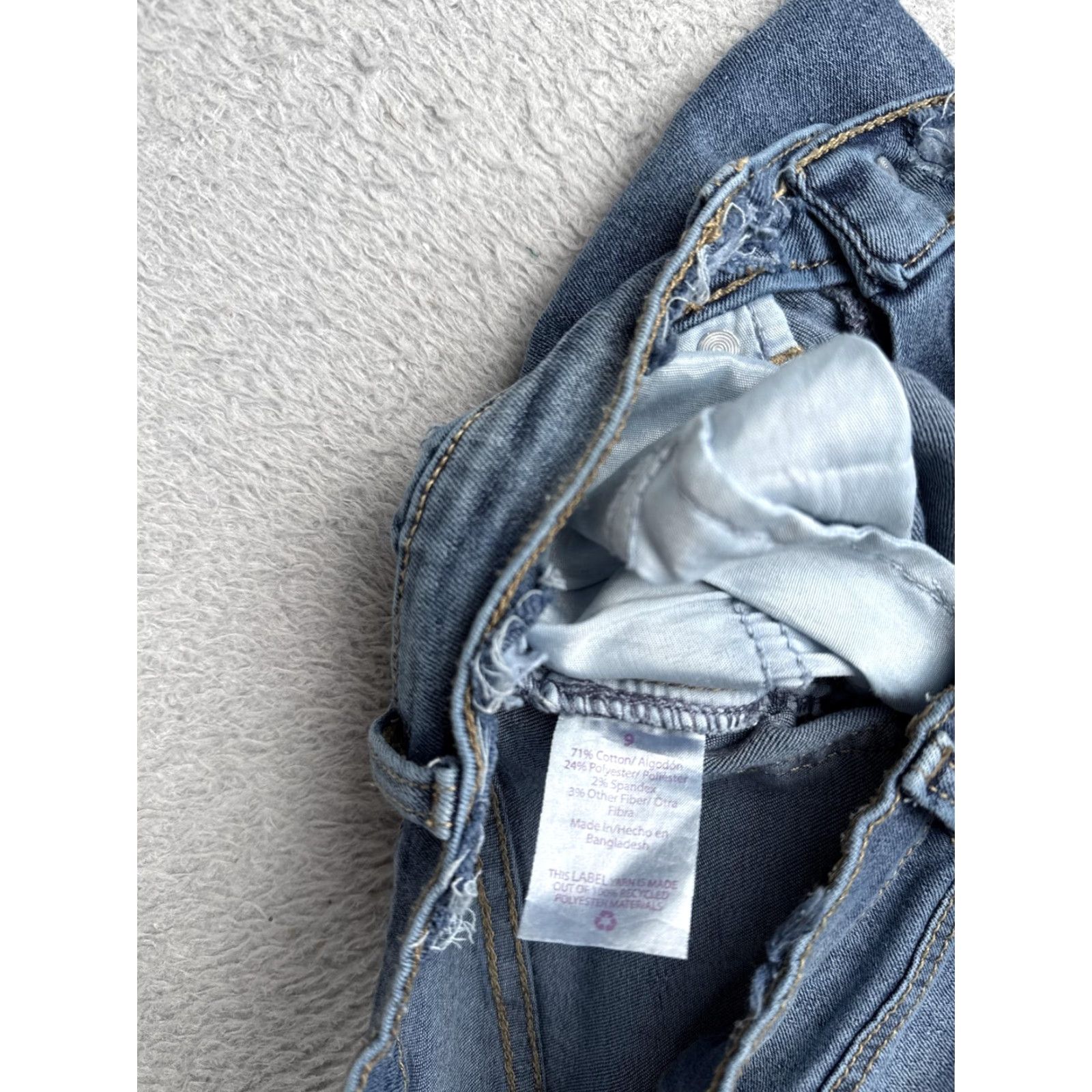 Vintage VINTAGE No Boundaries Jeans Womens Juniors 9 Medium Wash Flare Distressed Raw Hem Denim Size 30" / US 8 / IT 44 - 7 Thumbnail