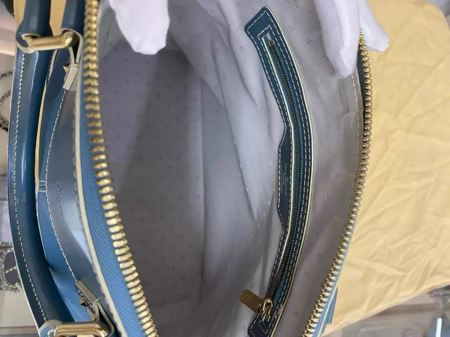 Louis Vuitton LV Suhali Blue Gold Calf Shell Toe Bag 28x15x22 GC M817 Size ONE SIZE - 7 Thumbnail