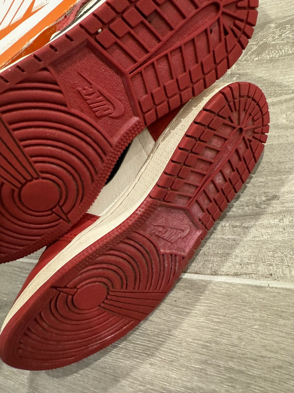 Nike Jordan 1 Retro High OG Chicago Lost and Found Size US 5.5 / EU 38 - 7 Thumbnail