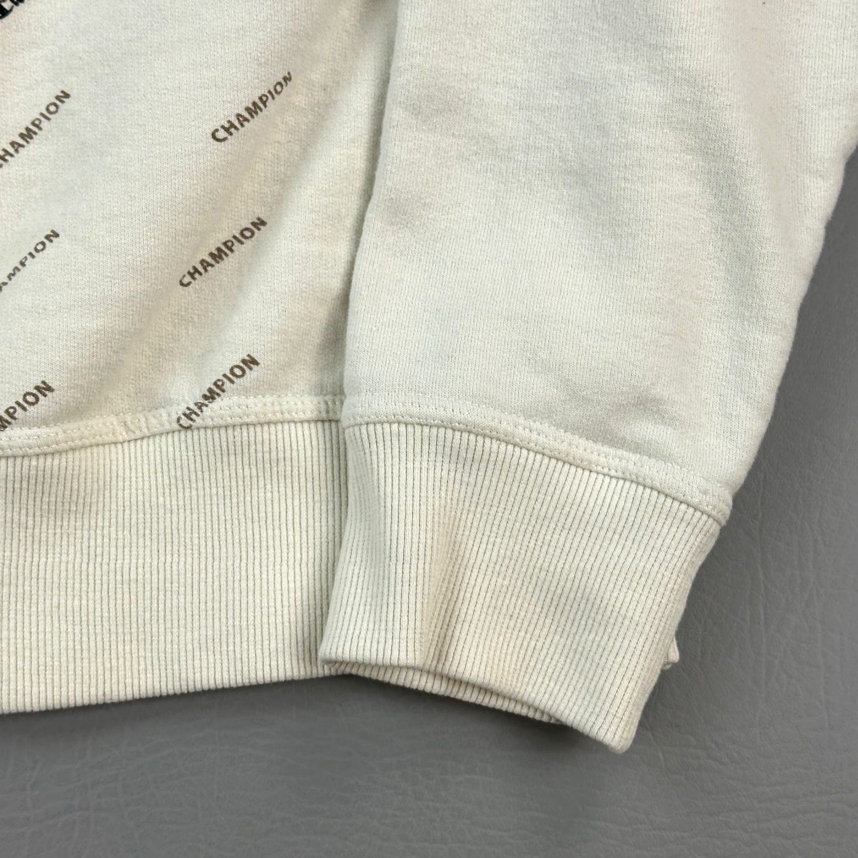 Champion Champion Sweatshirt Mens XL Cream All Over Logo Print Crewneck Pullover Size US XL / EU 56 / 4 - 2 Thumbnail
