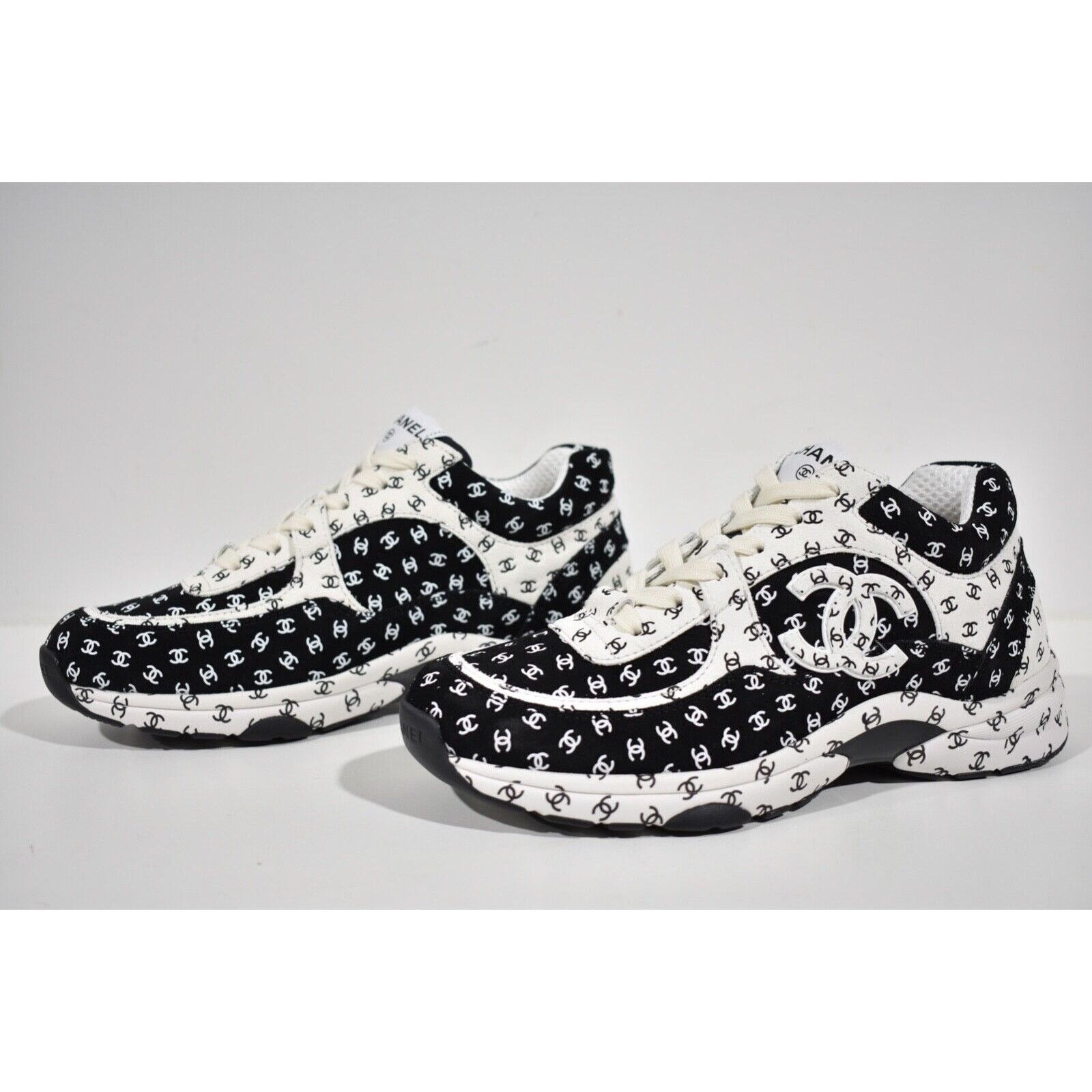 Chanel 22A Suede Printed CC Logo Flat Runner Trainer Sneaker 36.5 Size US 6.5 / IT 36.5 - 9 Thumbnail