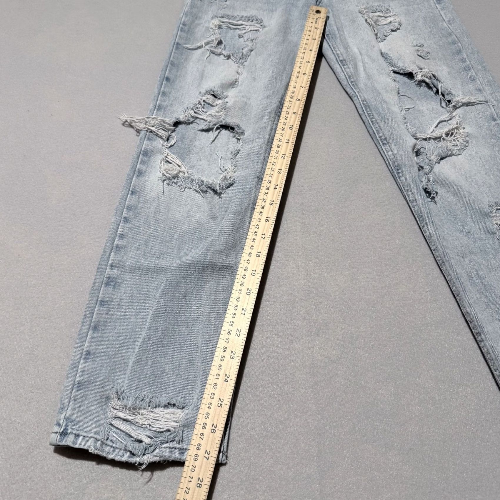 Vintage Refuge Jeans Women's Ligh Wash Distressed High Rise Straight Denim 0 Blue 5-Pocket Regular Jeans Menstrual none Size 25" / US 0 / IT 36 - 6 Thumbnail