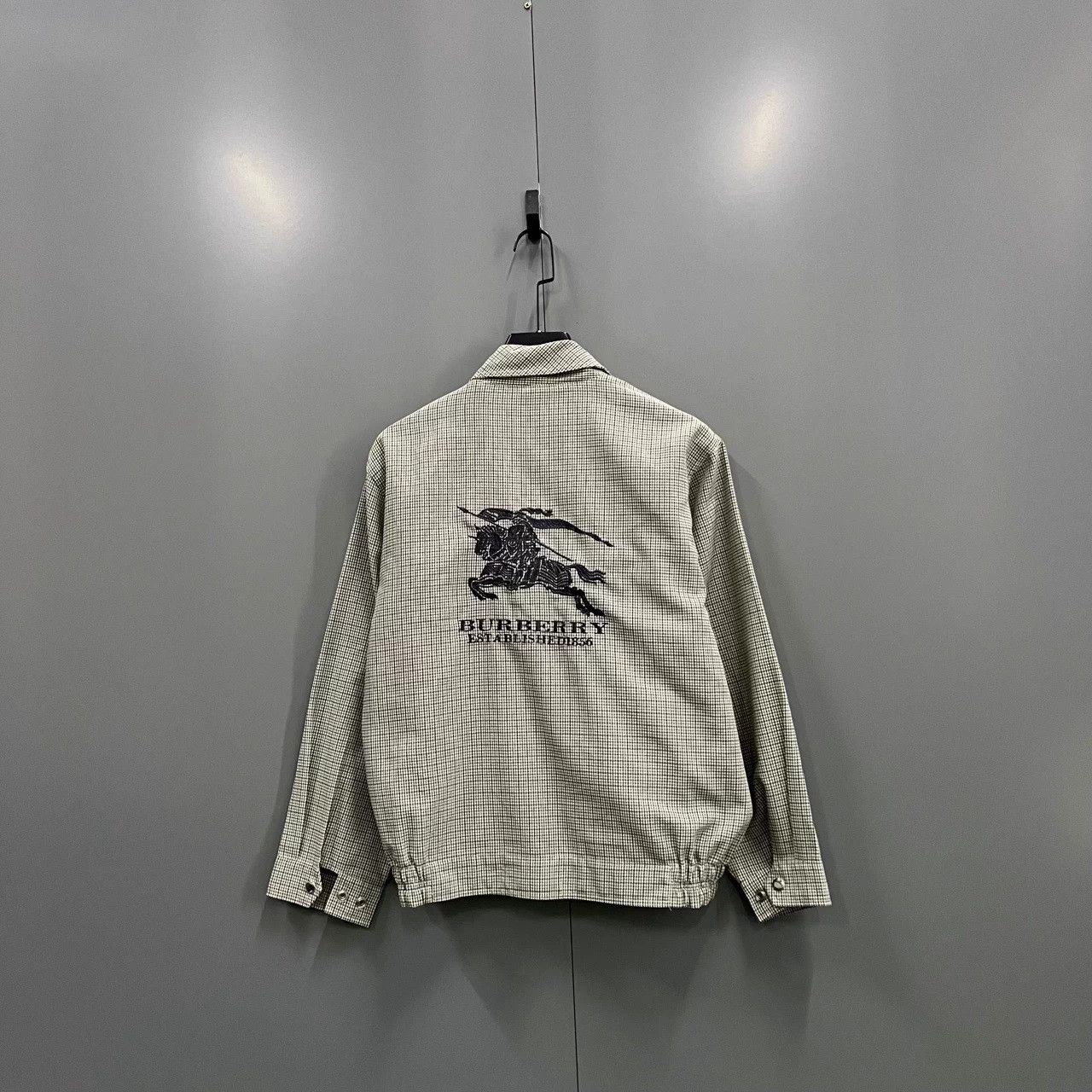 Burberry Burberry check knight embroidery jacket 95 New size as pic Size US M / EU 48-50 / 2 - 3 Thumbnail