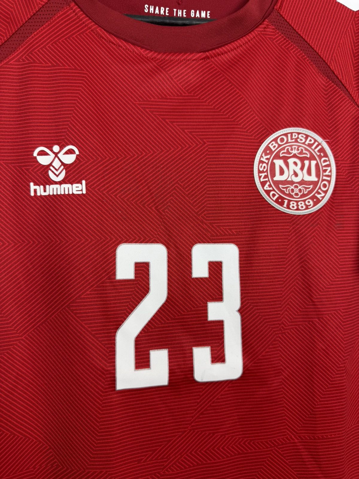 Hummel Hummel Denmark 2022/2023 Højbjerg #23 Soccer Jersey Size US L / EU 52-54 / 3 - 2 Thumbnail