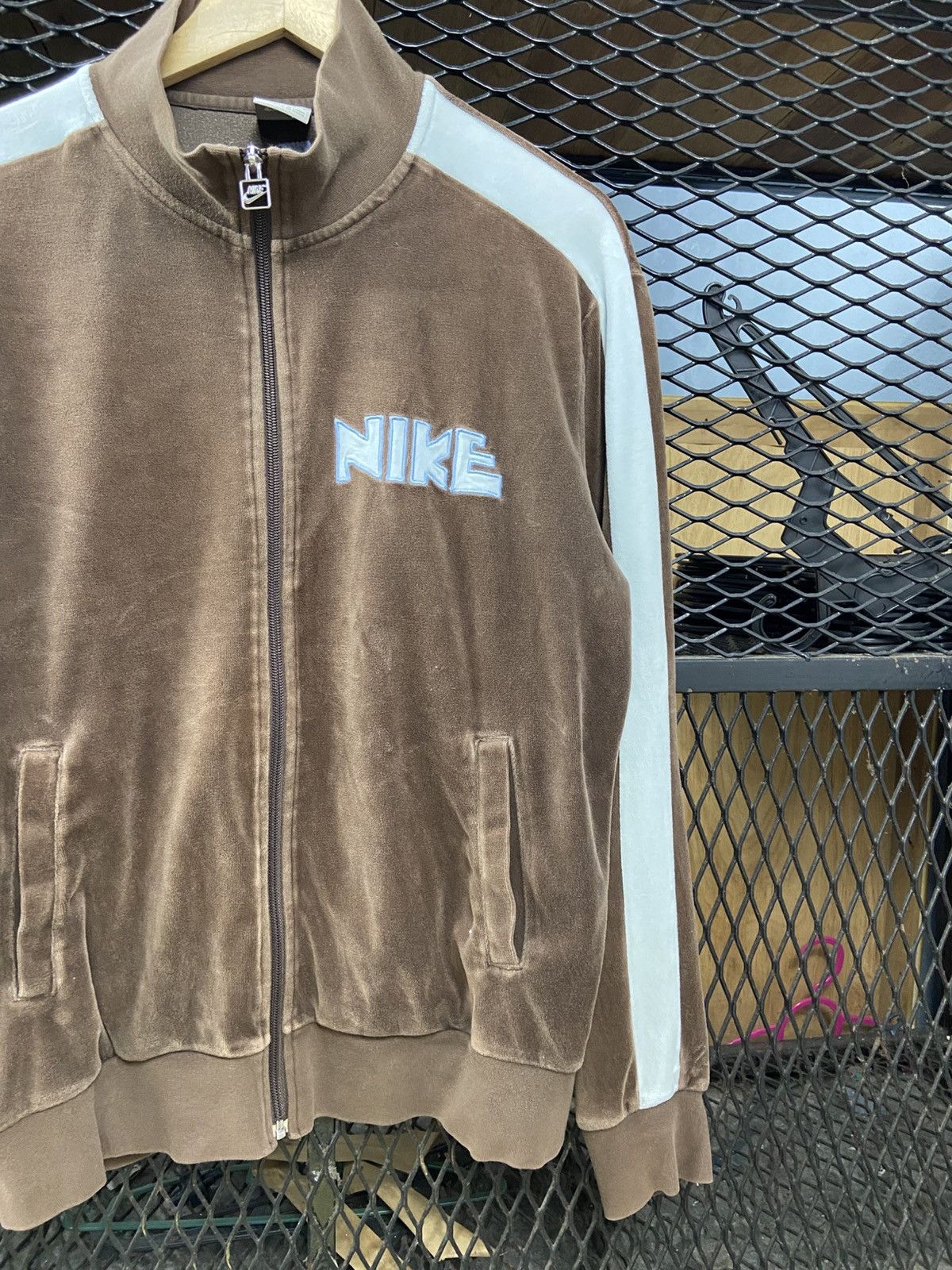 Nike × Other × Vintage Vintage Y2K NIKE VELOUR TRACKSUIT JACKET Size US L / EU 52-54 / 3 - 3 Thumbnail