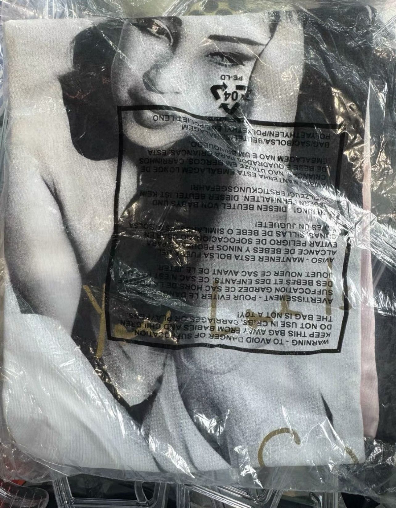 Supreme Supreme sade tee pink new Size US M / EU 48-50 / 2 - 1 Thumbnail