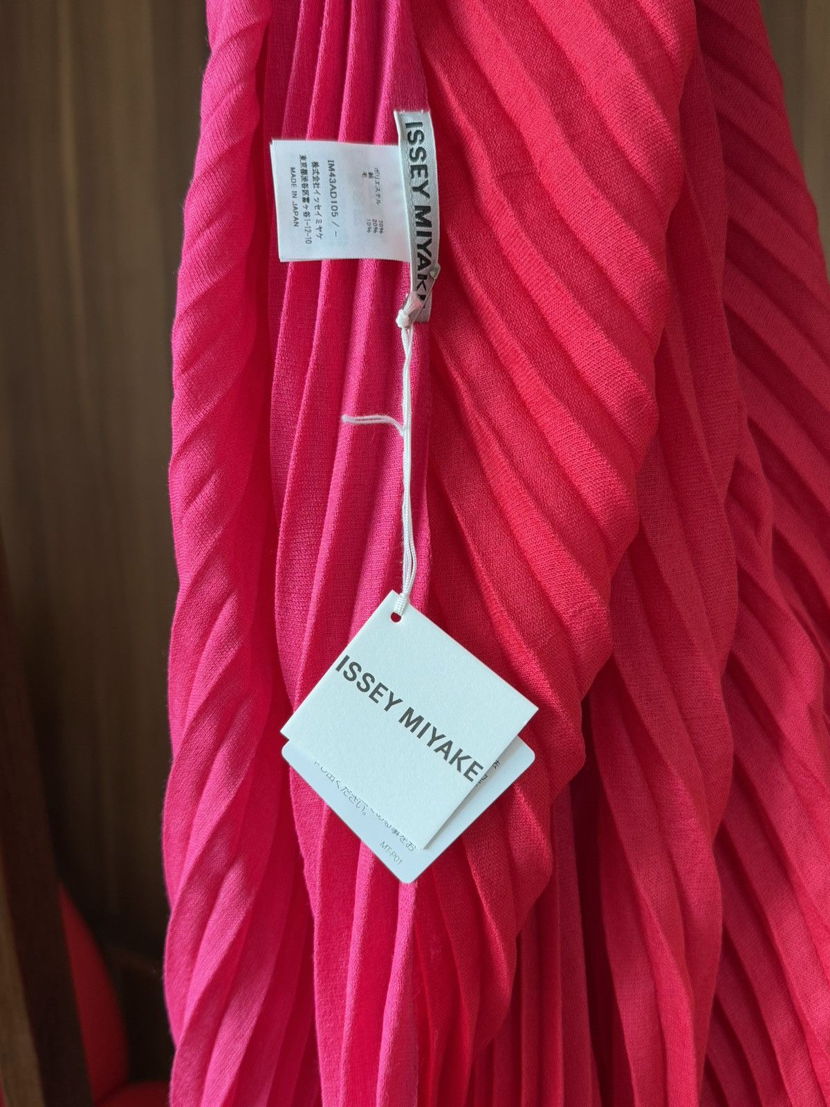 Issey Miyake × Pleats Please Issey Miyake Issey Miyake Double Pleats Stole - Day Pink Size ONE SIZE - 12 Thumbnail