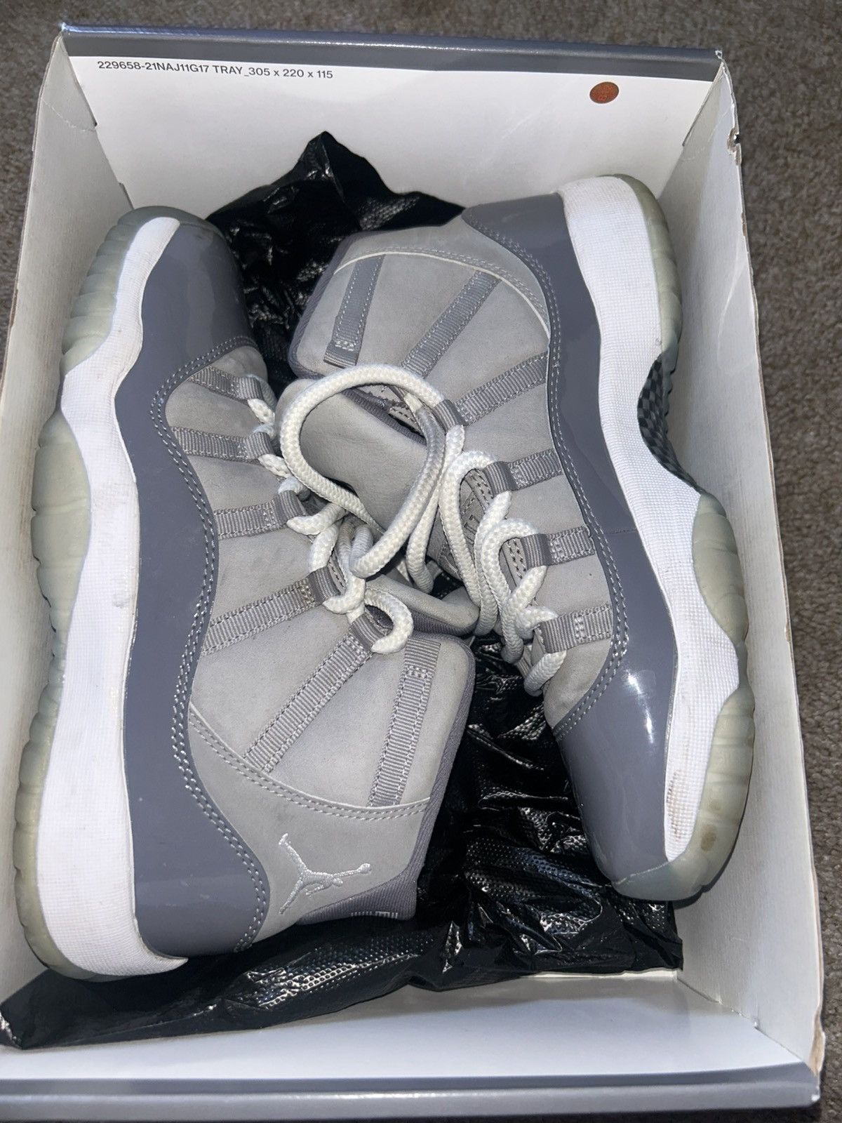 Jordan Brand Air Jordan 11 Retro (GS) Size US 6.5 / EU 39-40 - 2 Thumbnail