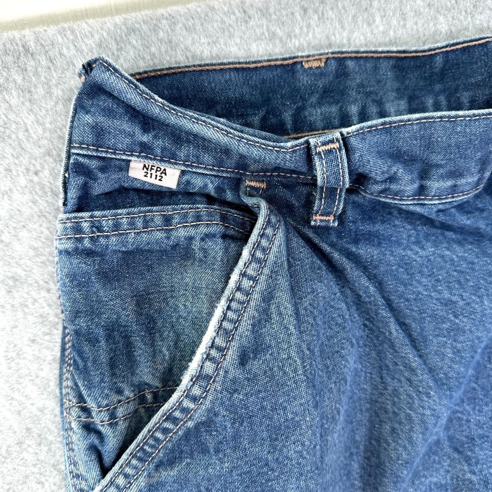 Carhartt Carhartt Jeans Blue Men 38X34 Original Fit Denim Distressed Straight 5-Pocket Button Closure FR Mexico Made In provenance? Size US 38 / EU 54 - 4 Thumbnail